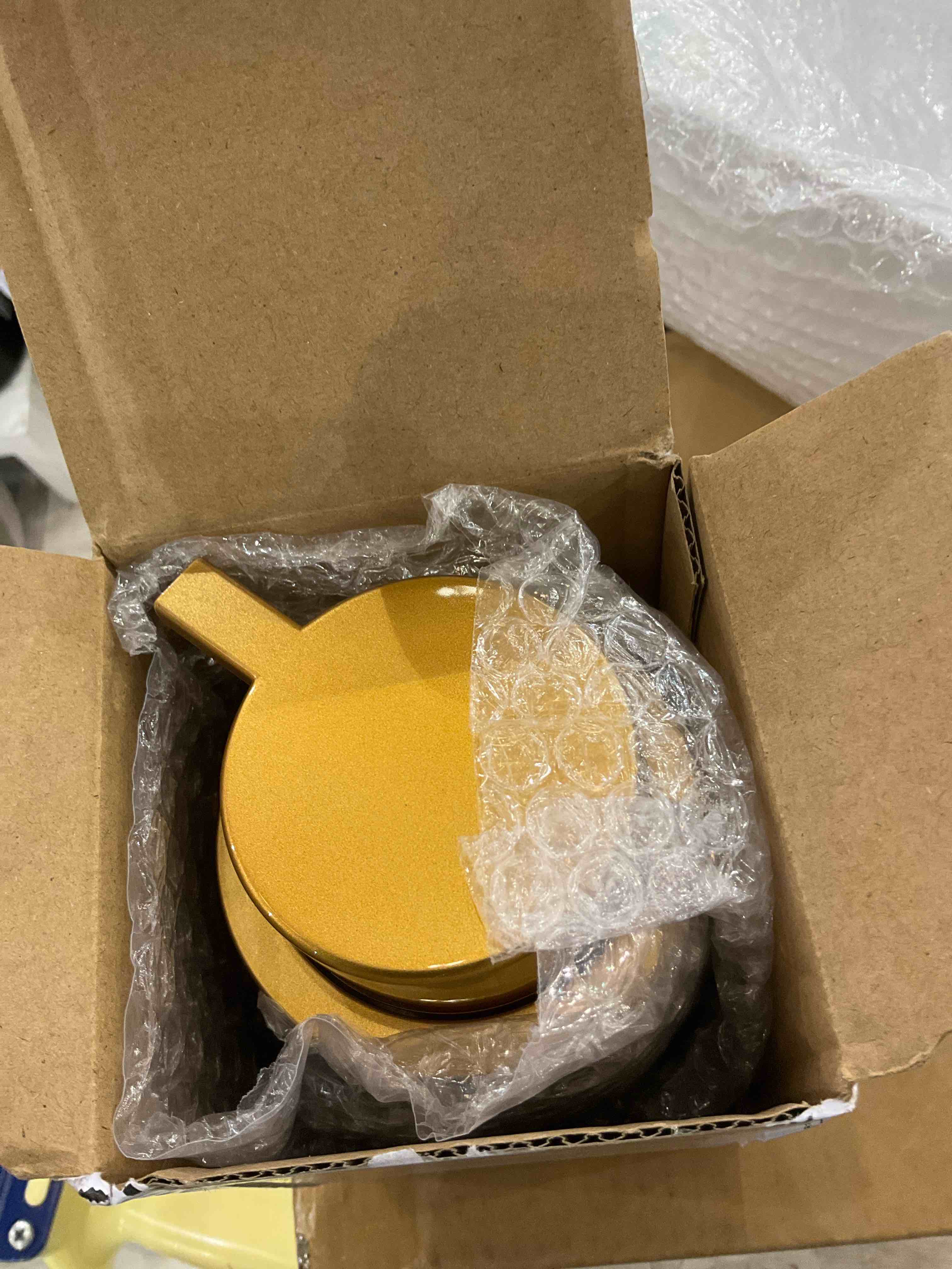 https://s3.amazonaws.com/lotting-images-prod/BargainHunt/EXS01578975_1716900793535.jpeg