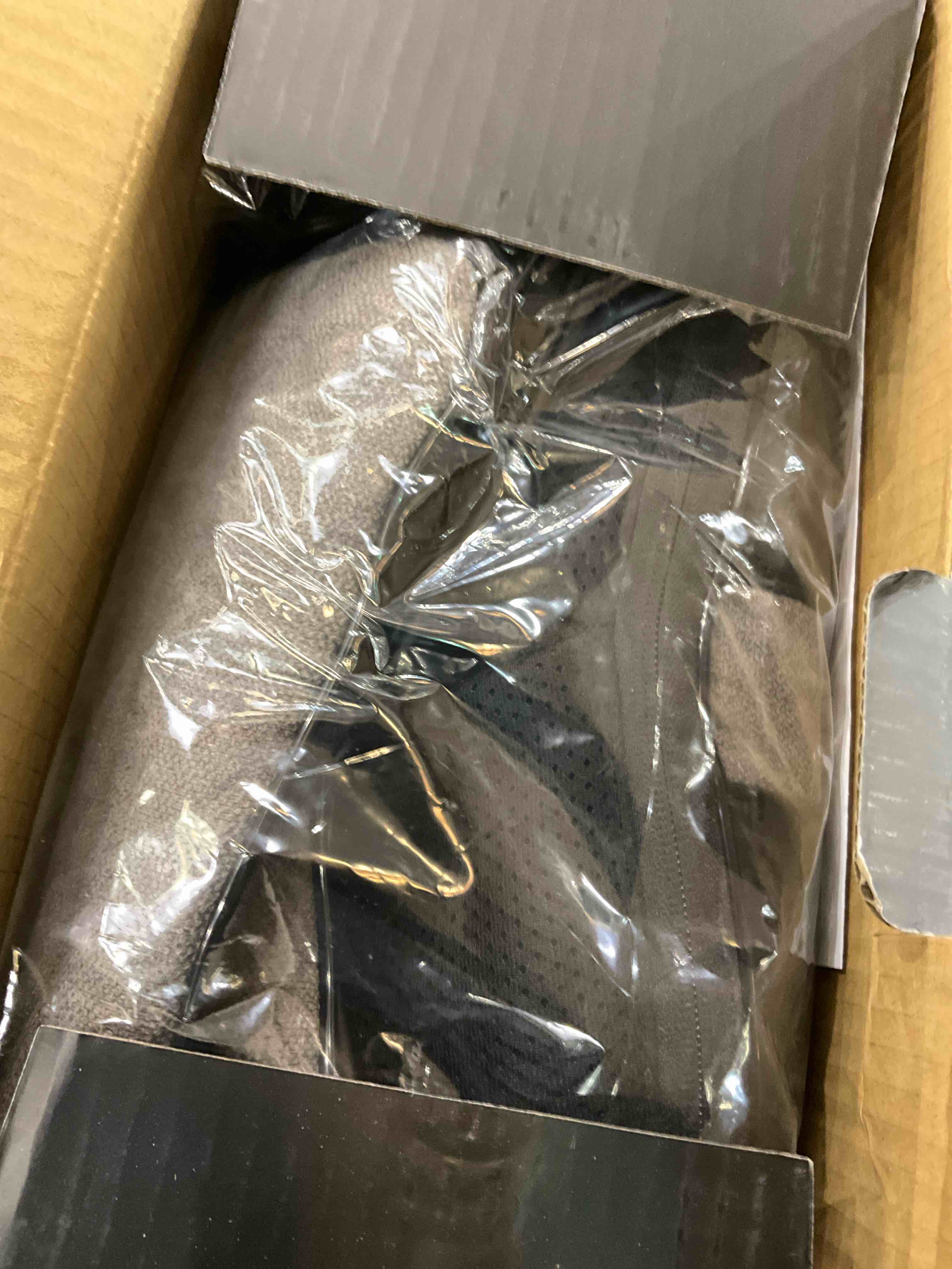https://s3.amazonaws.com/lotting-images-prod/BargainHunt/EXS01579188_1716400455006.jpeg