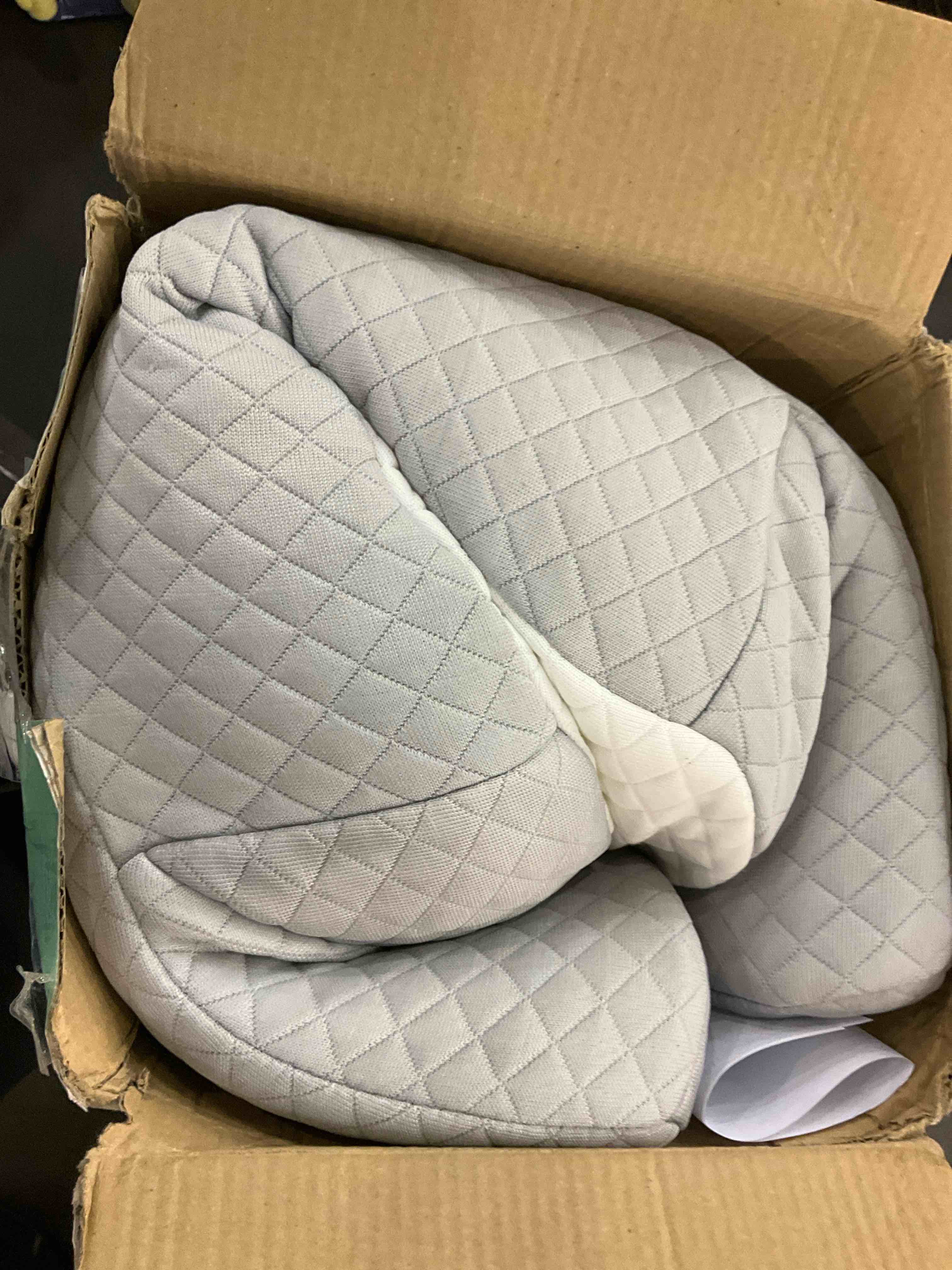 https://s3.amazonaws.com/lotting-images-prod/BargainHunt/EXS01579403_1716463246744.jpeg
