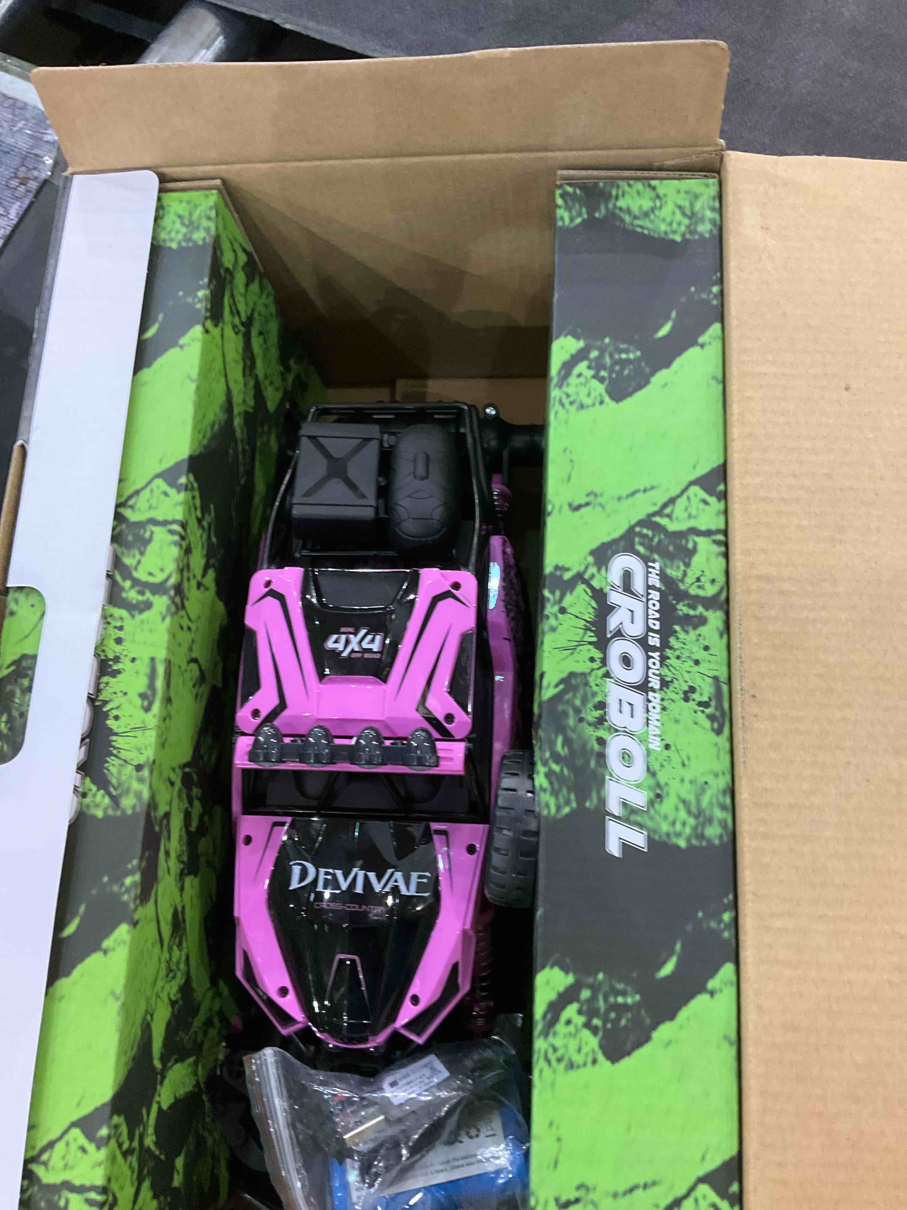 https://s3.amazonaws.com/lotting-images-prod/BargainHunt/EXS01579419_1716463396454.jpeg