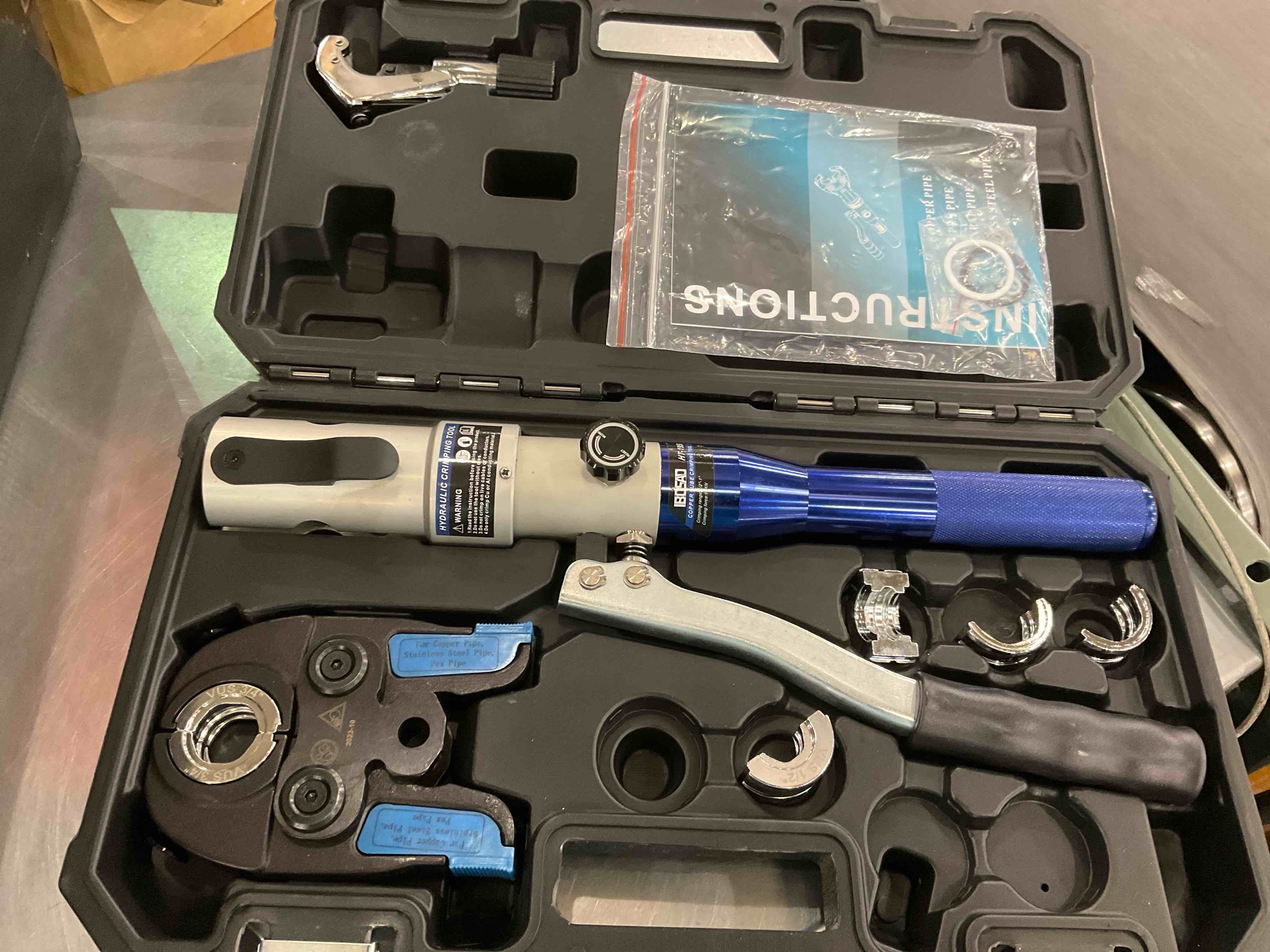 https://s3.amazonaws.com/lotting-images-prod/BargainHunt/EXS01579458_1716899325189.jpeg