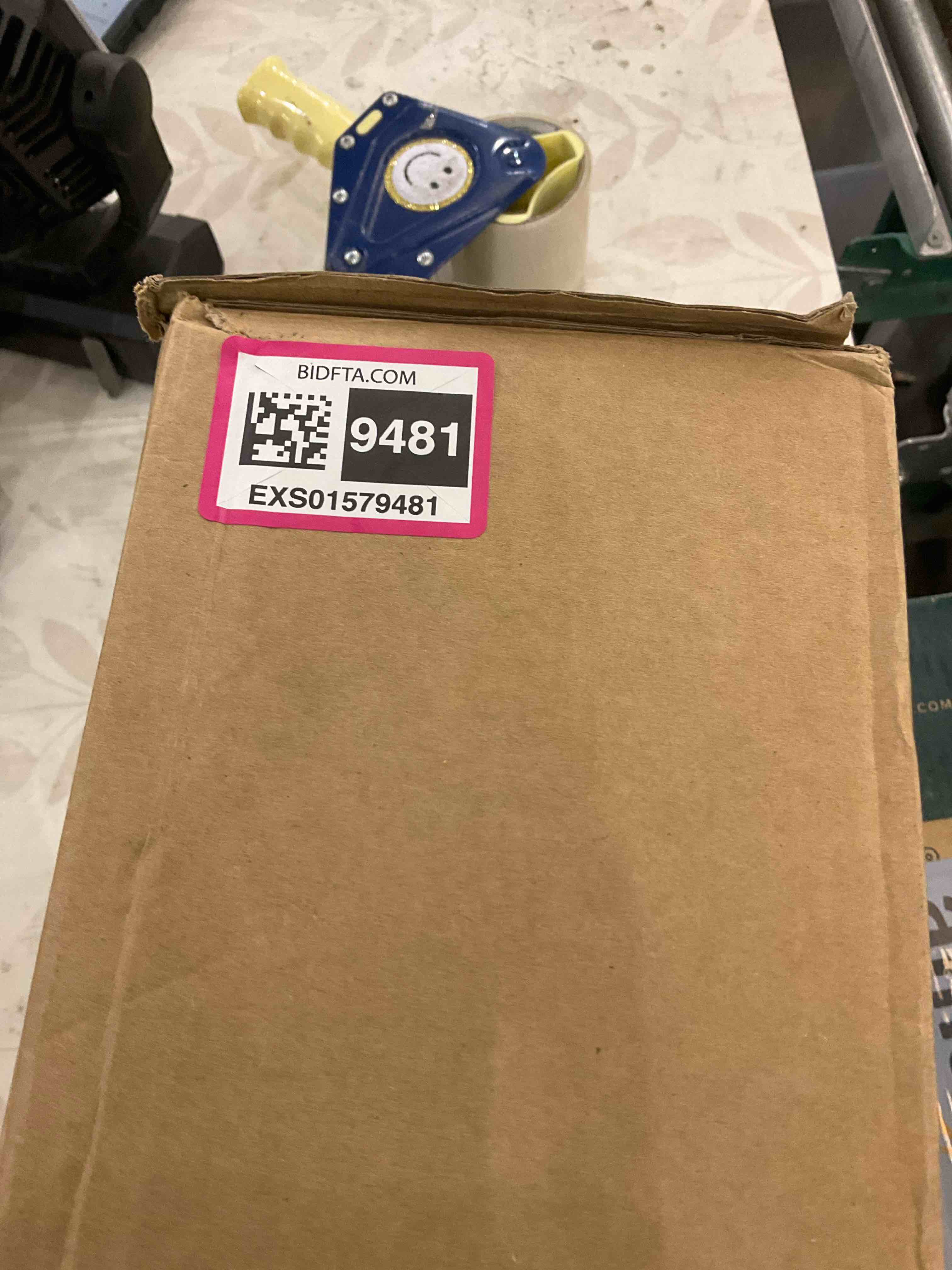 https://s3.amazonaws.com/lotting-images-prod/BargainHunt/EXS01579481_1716900352932.jpeg