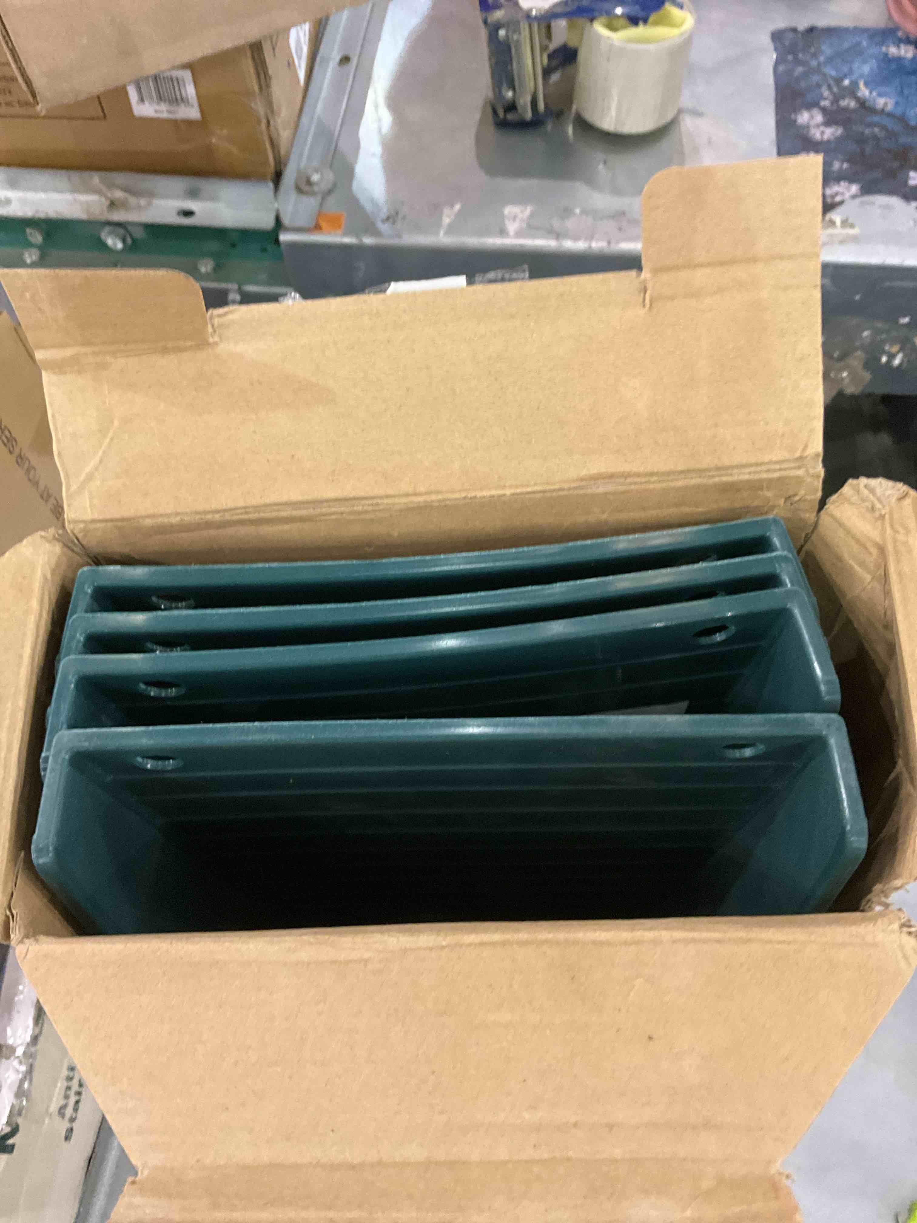 https://s3.amazonaws.com/lotting-images-prod/BargainHunt/EXS01579513_1715952608053.jpeg