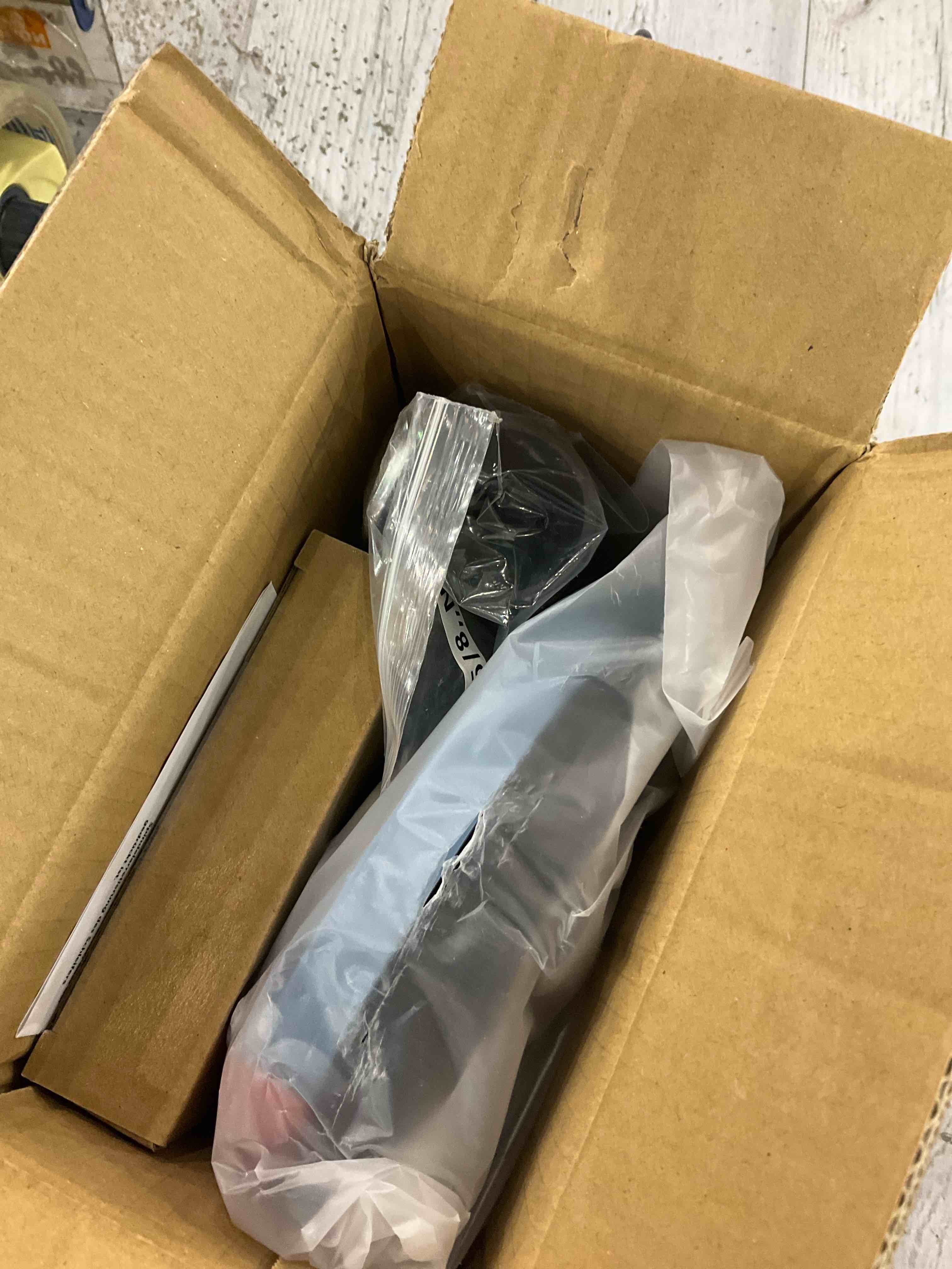https://s3.amazonaws.com/lotting-images-prod/BargainHunt/EXS01580177_1716206614661.jpeg