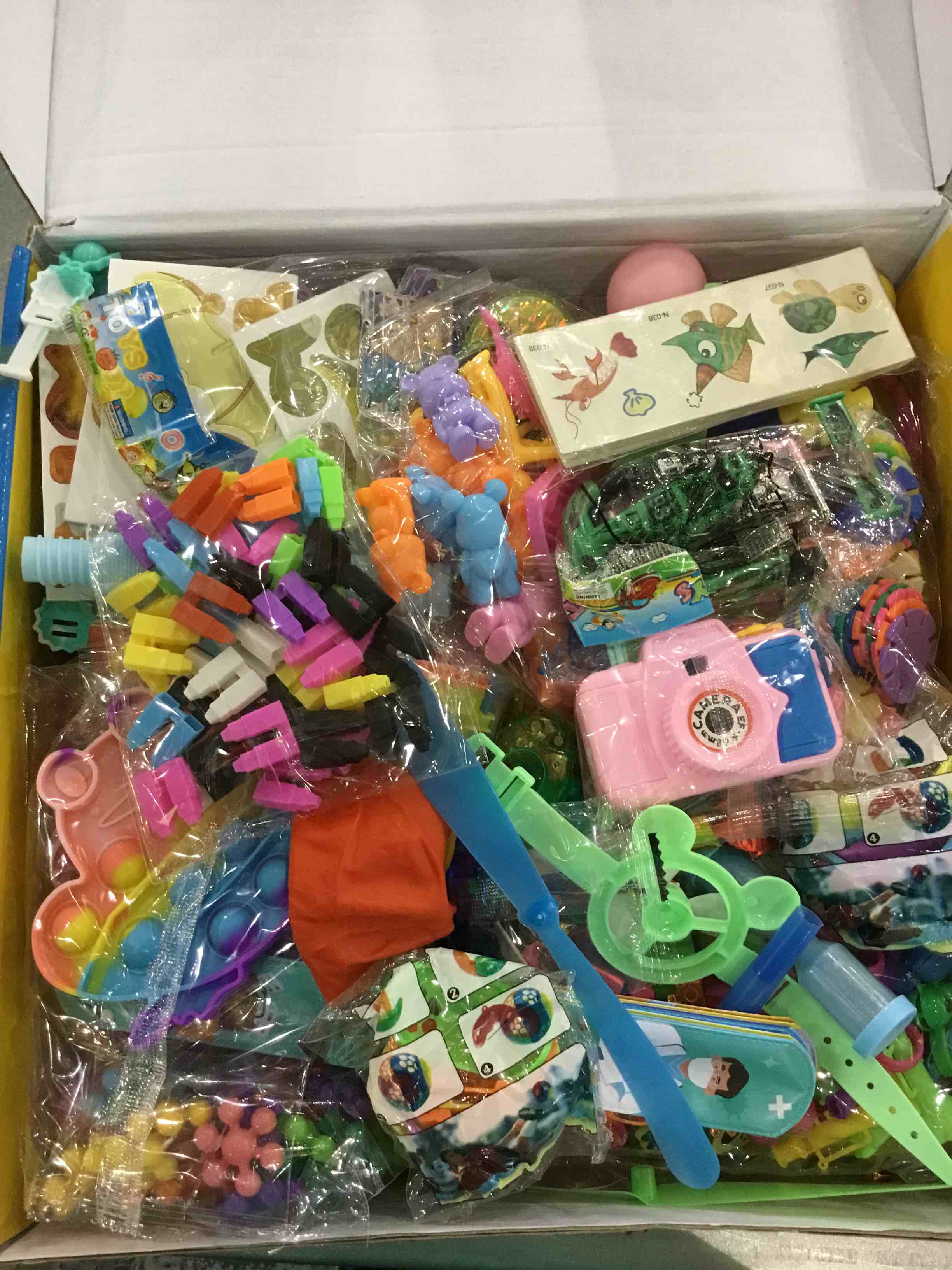 https://s3.amazonaws.com/lotting-images-prod/BargainHunt/EXS01580228_1715601437091.jpeg
