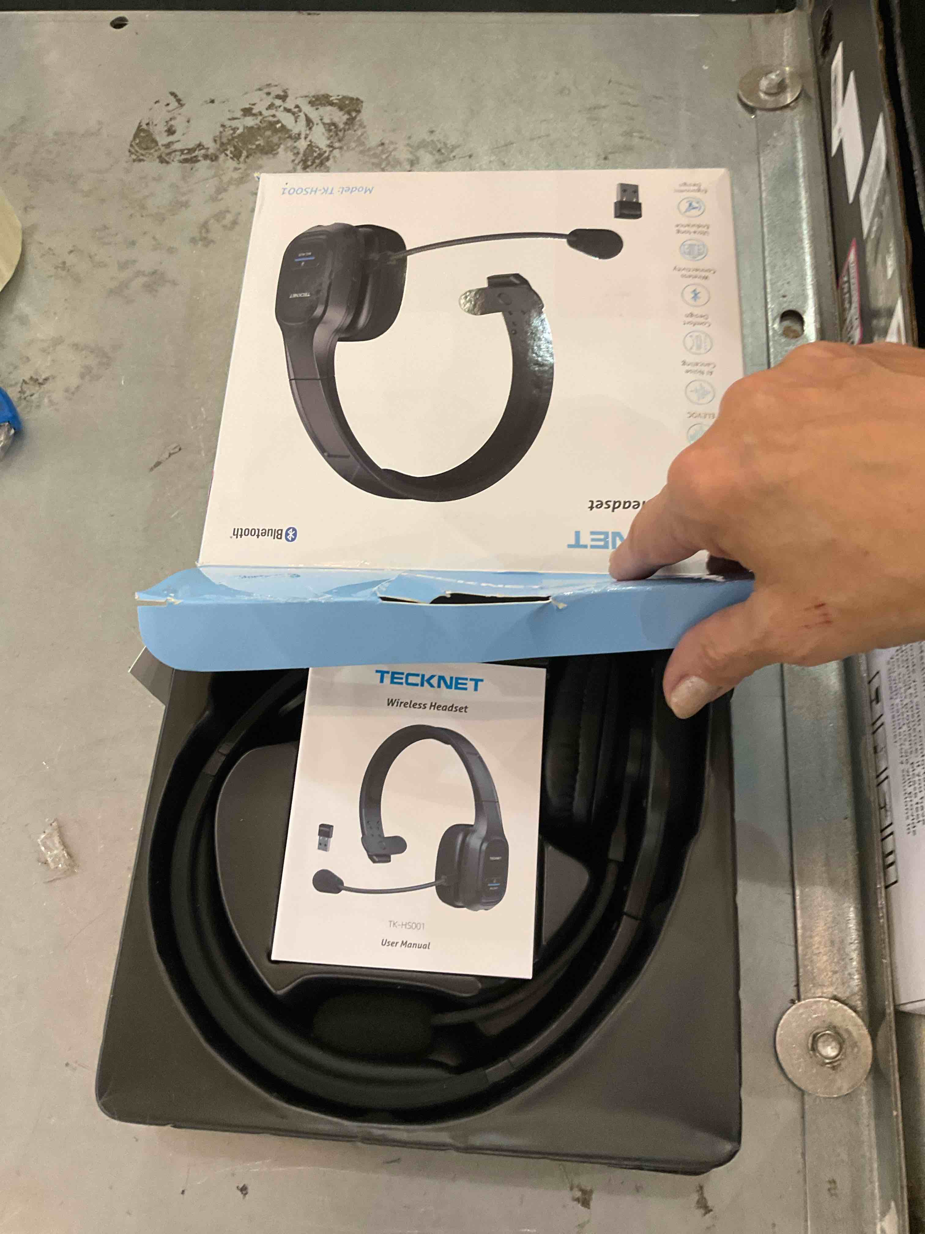 https://s3.amazonaws.com/lotting-images-prod/BargainHunt/EXS01580285_1715353919654.jpeg