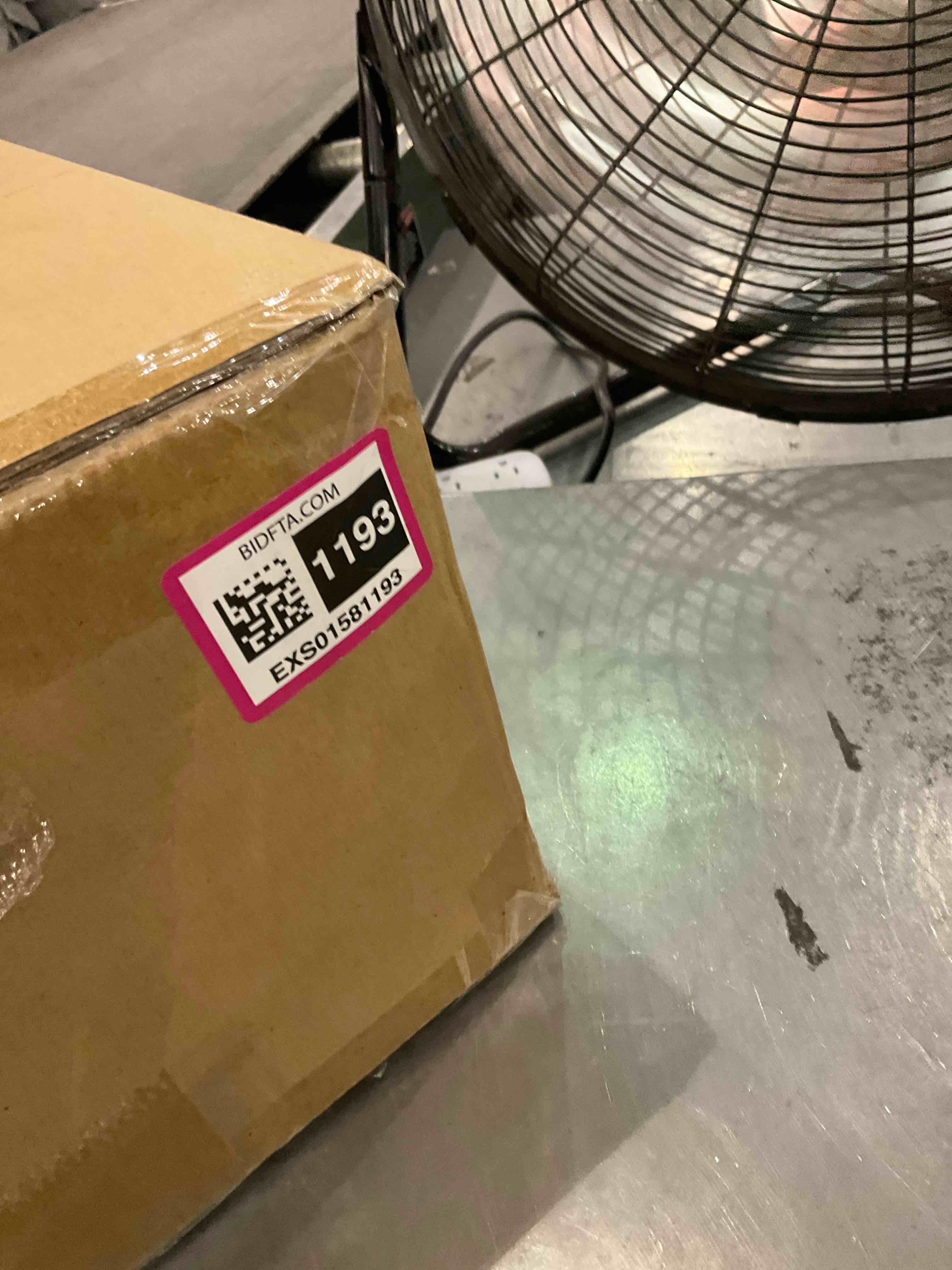 https://s3.amazonaws.com/lotting-images-prod/BargainHunt/EXS01581193_1715608031769.jpeg