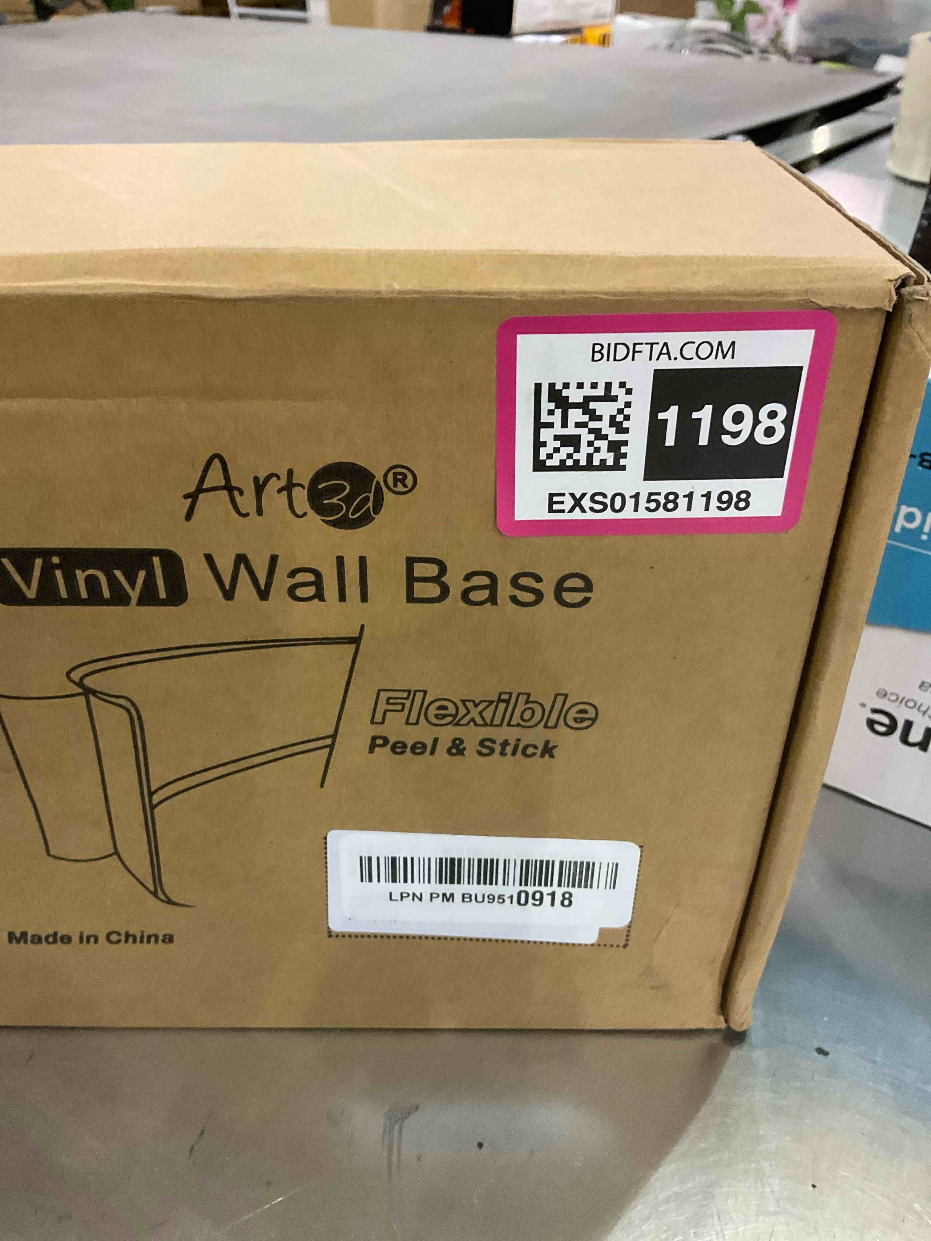 https://s3.amazonaws.com/lotting-images-prod/BargainHunt/EXS01581198_1714652083778.jpeg