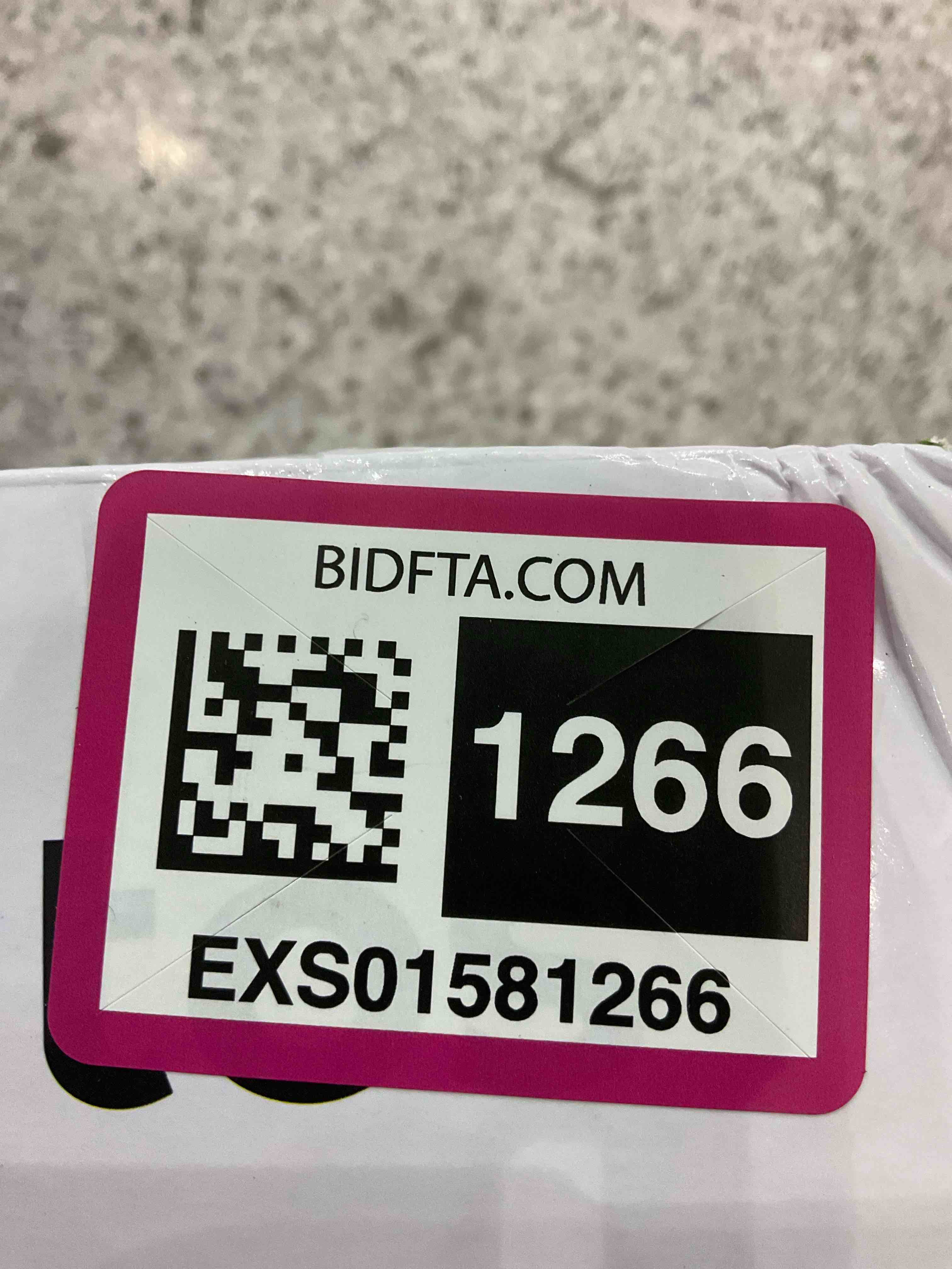 https://s3.amazonaws.com/lotting-images-prod/BargainHunt/EXS01581266_1715255919656.jpeg