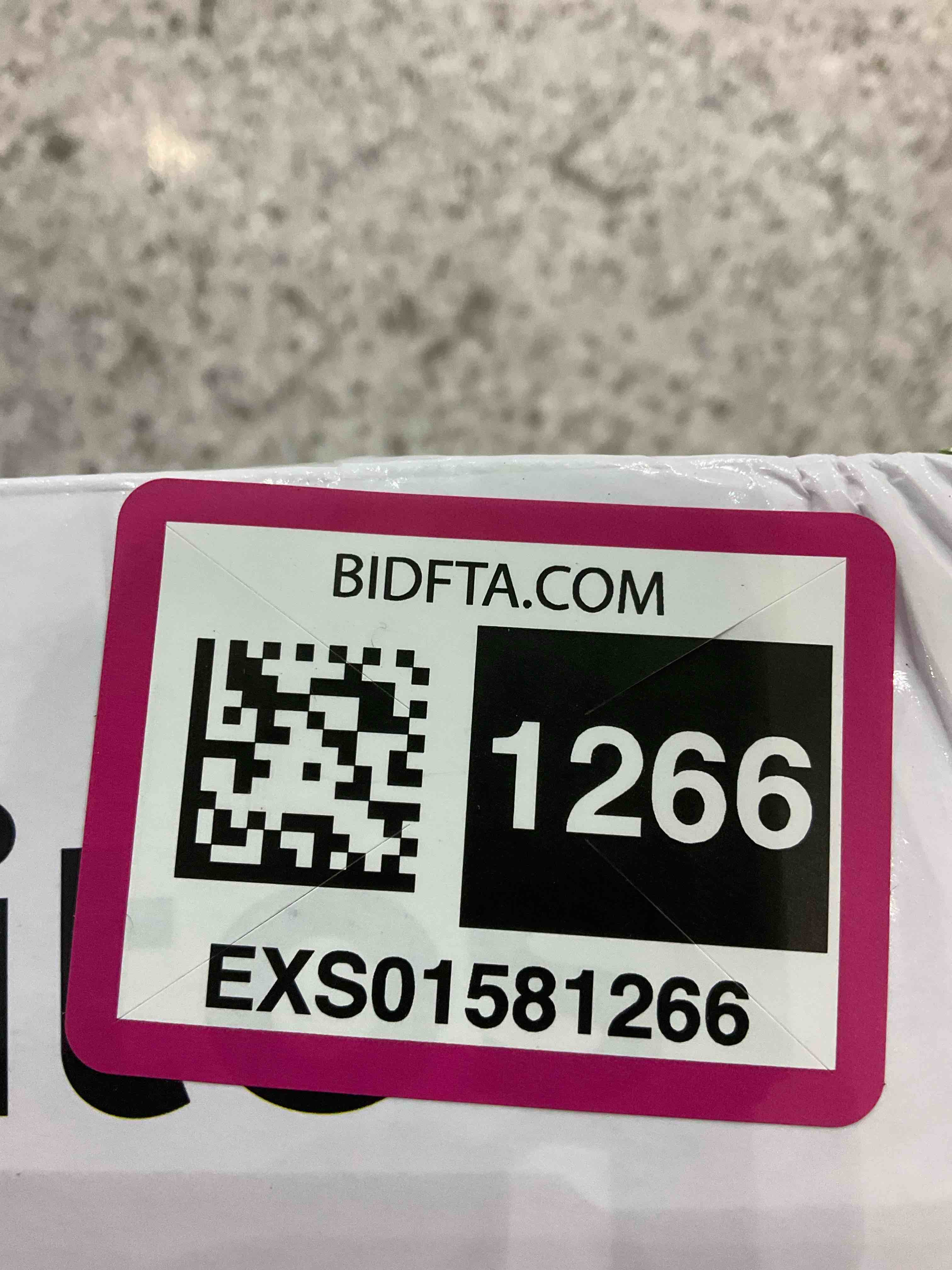 https://s3.amazonaws.com/lotting-images-prod/BargainHunt/EXS01581266_1715255920621.jpeg