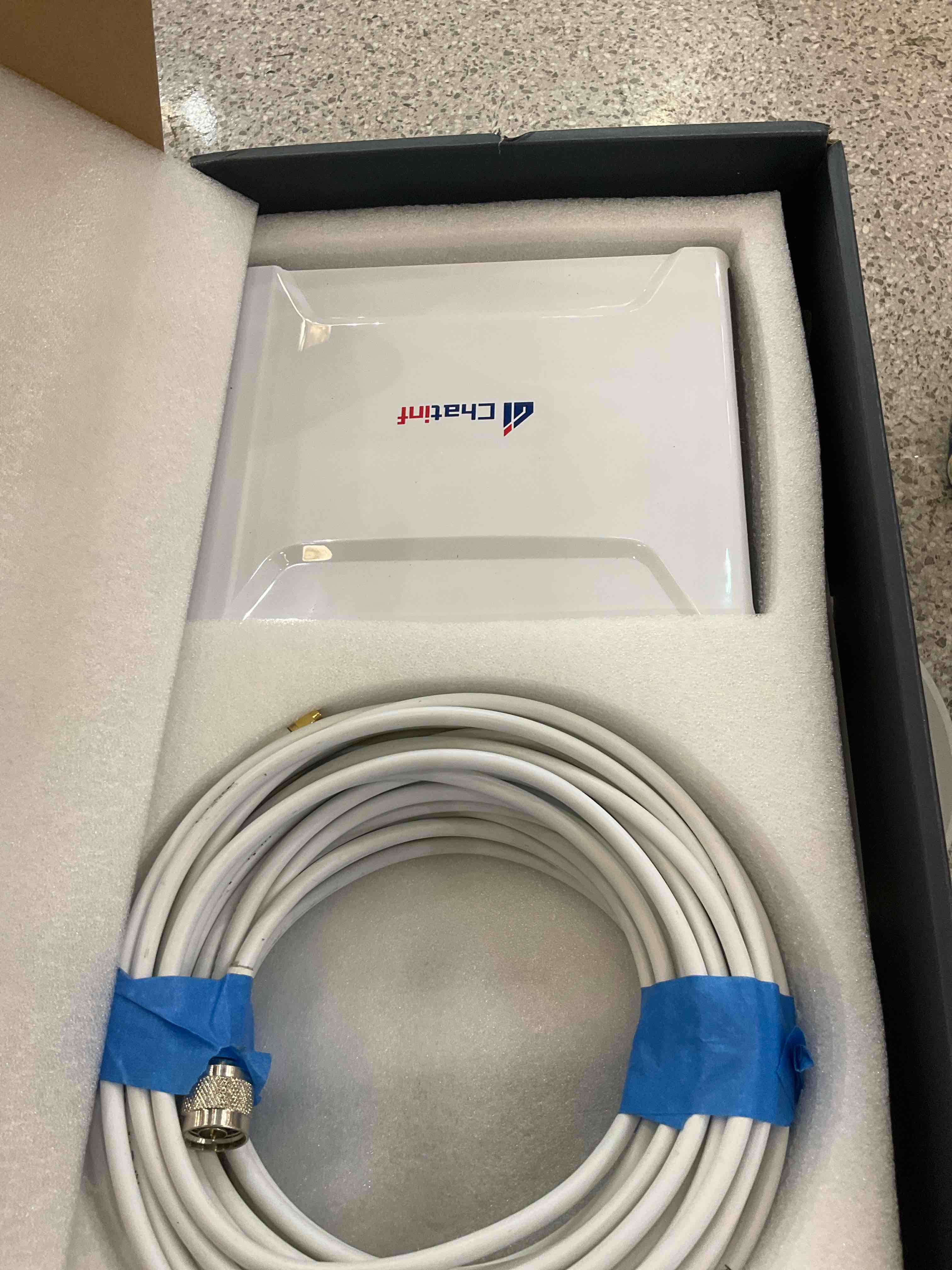 Chatinf Cell Phone Signal Booster with Built-in Antenna Up to 6000 Sq Ft, Cell Phone Signal Booster for Home, Office, RV, Boost 5G 4G LTE U.S.&Canada for AT&T Verizon T-Mobile FCC Reg & ISED Approved