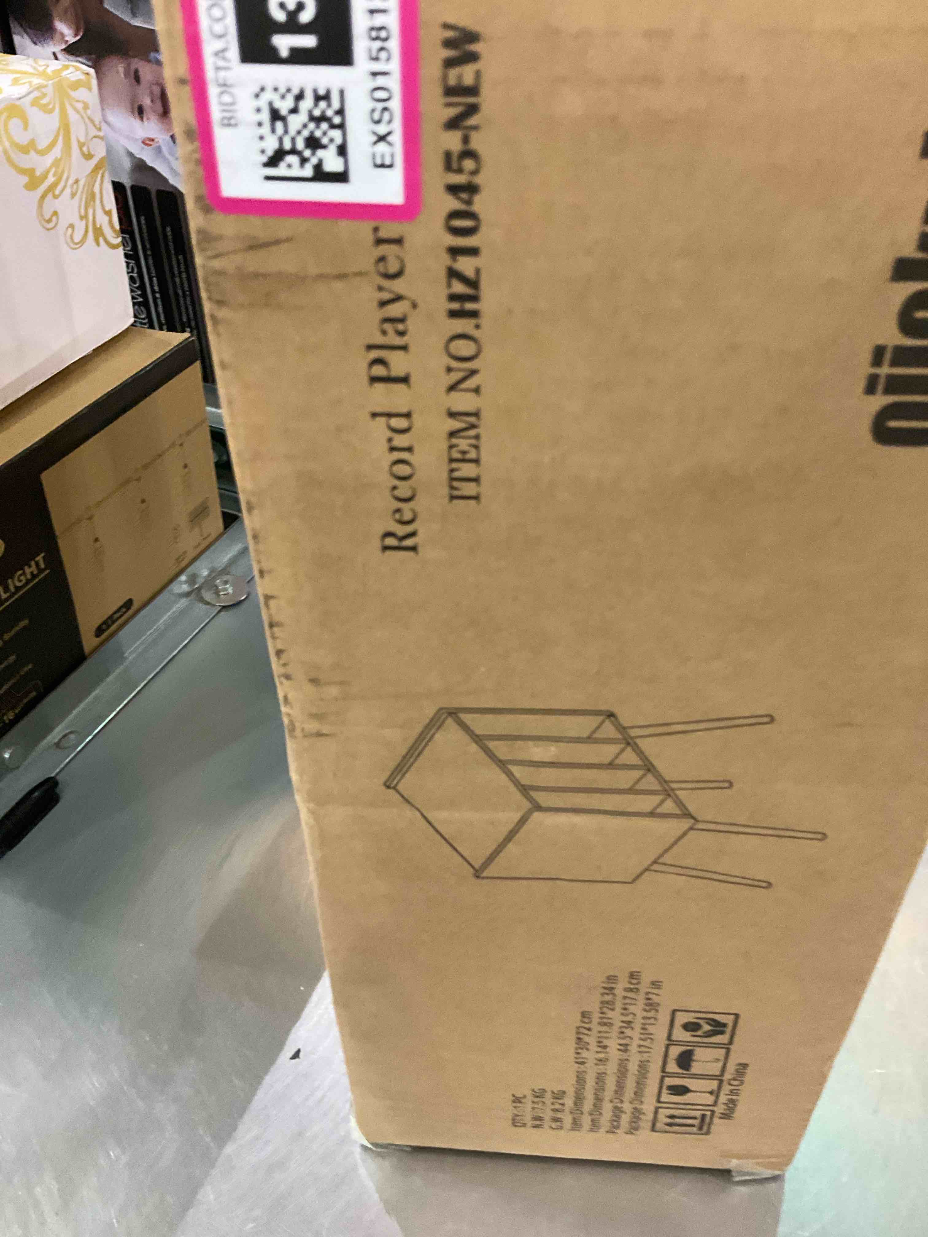 https://s3.amazonaws.com/lotting-images-prod/BargainHunt/EXS01581333_1714755390960.jpeg