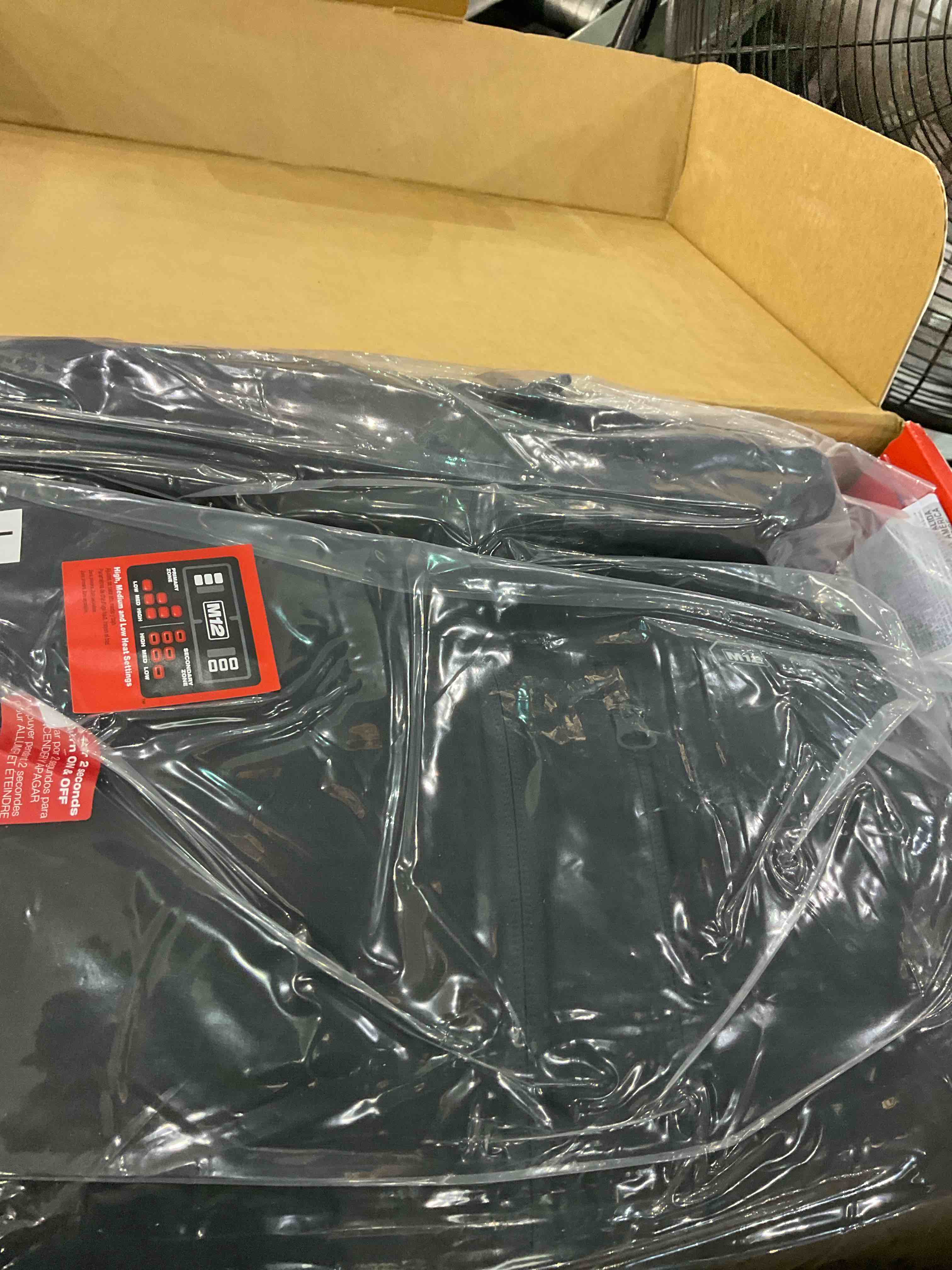 https://s3.amazonaws.com/lotting-images-prod/BargainHunt/EXS01581460_1714999420558.jpeg