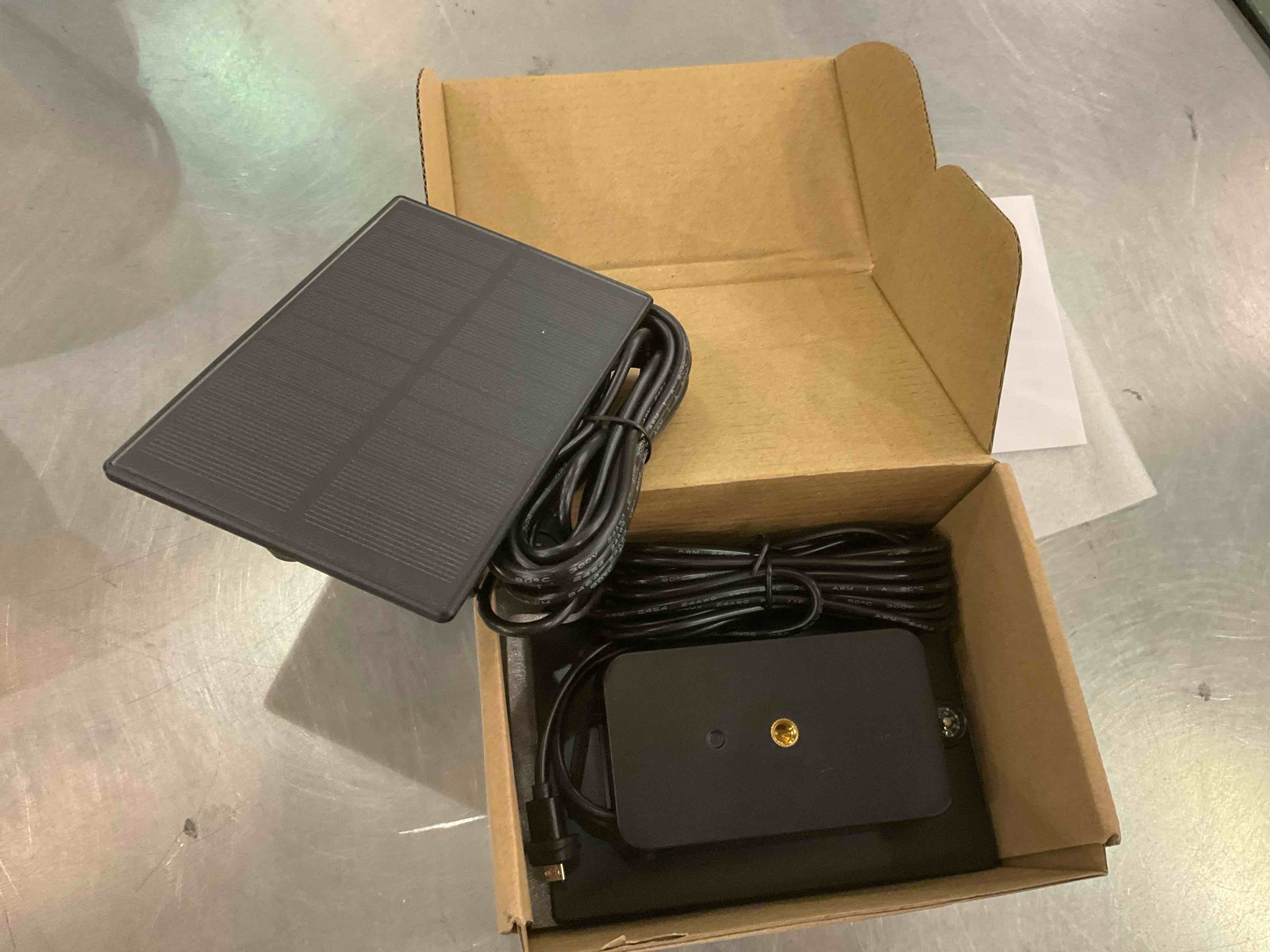 https://s3.amazonaws.com/lotting-images-prod/BargainHunt/EXS01581542_1715095484383.jpeg