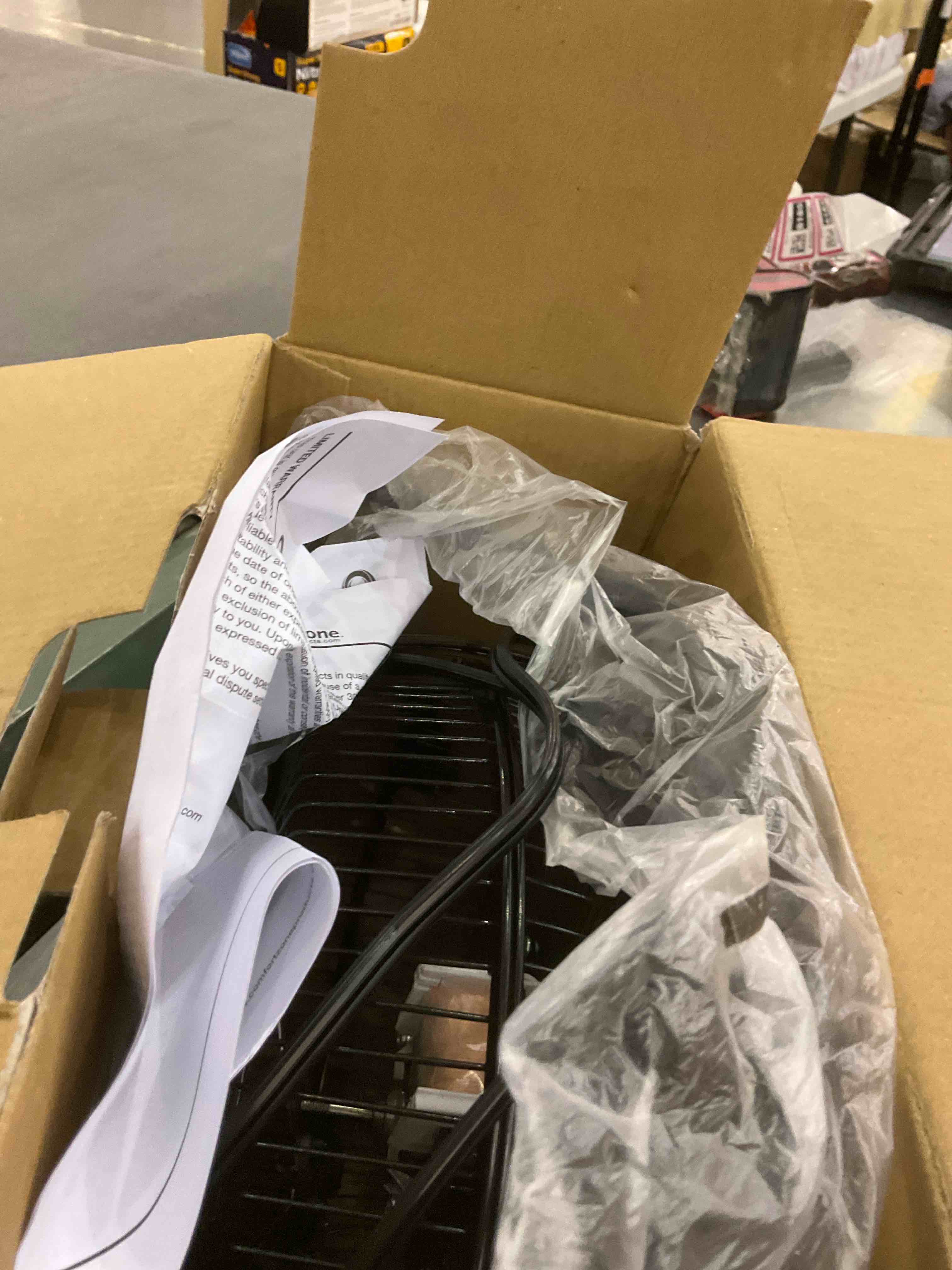 https://s3.amazonaws.com/lotting-images-prod/BargainHunt/EXS01581555_1714652308097.jpeg
