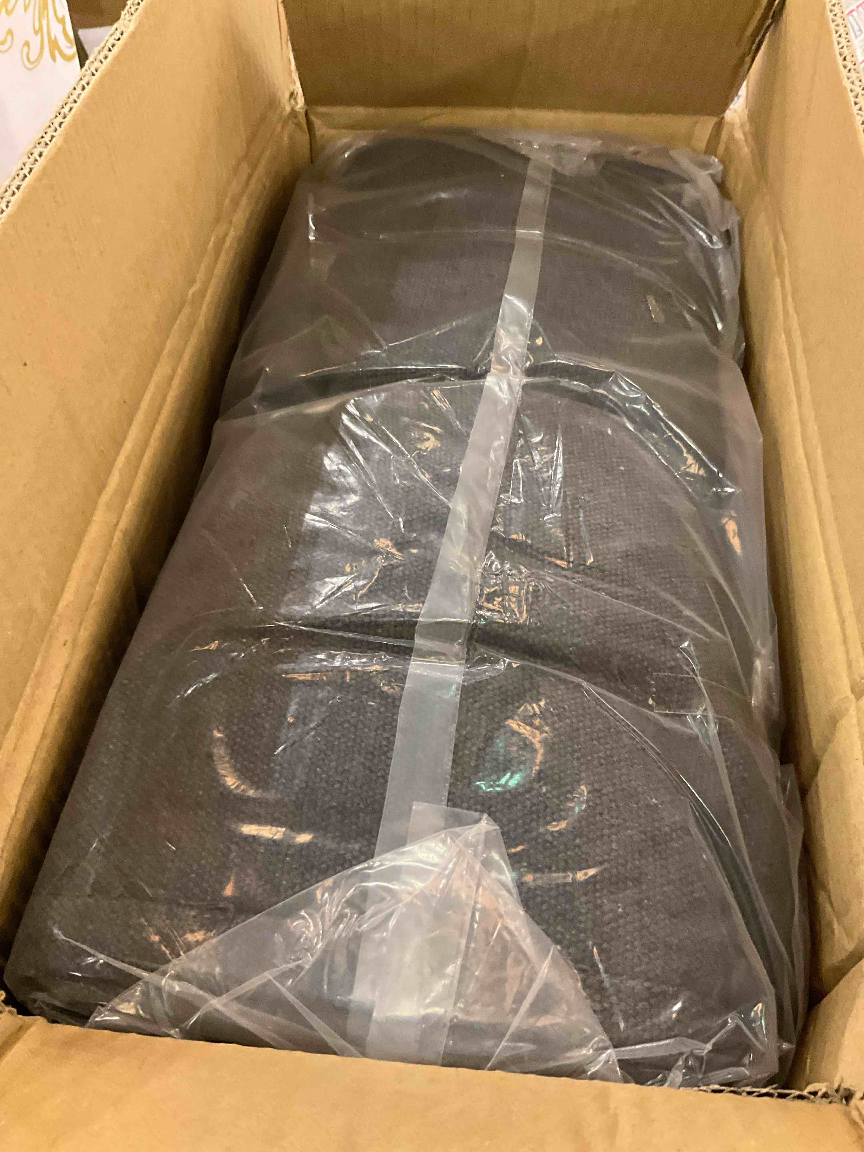 https://s3.amazonaws.com/lotting-images-prod/BargainHunt/EXS01581601_1714749147860.jpeg