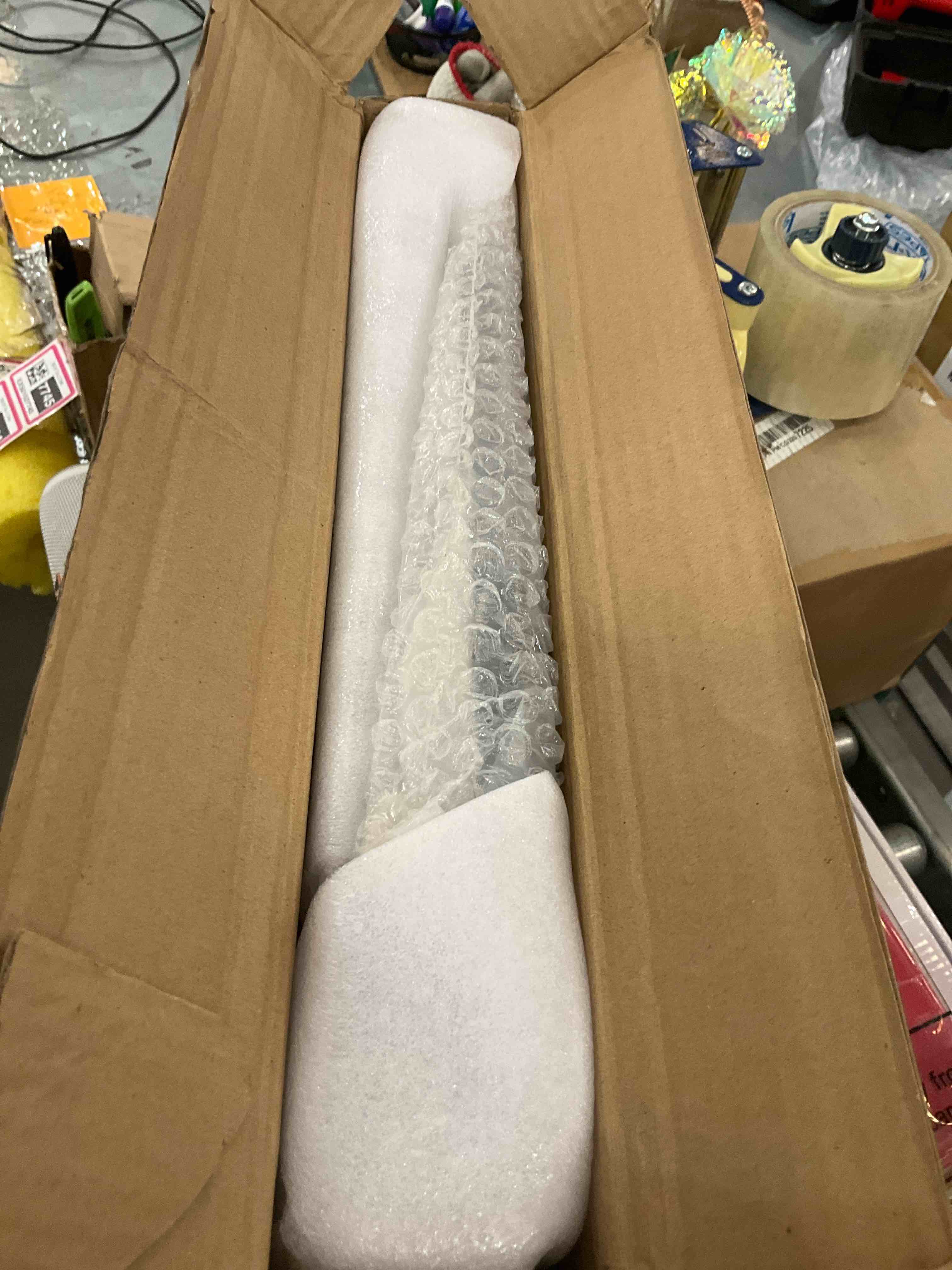 https://s3.amazonaws.com/lotting-images-prod/BargainHunt/EXS01581690_1716230018777.jpeg