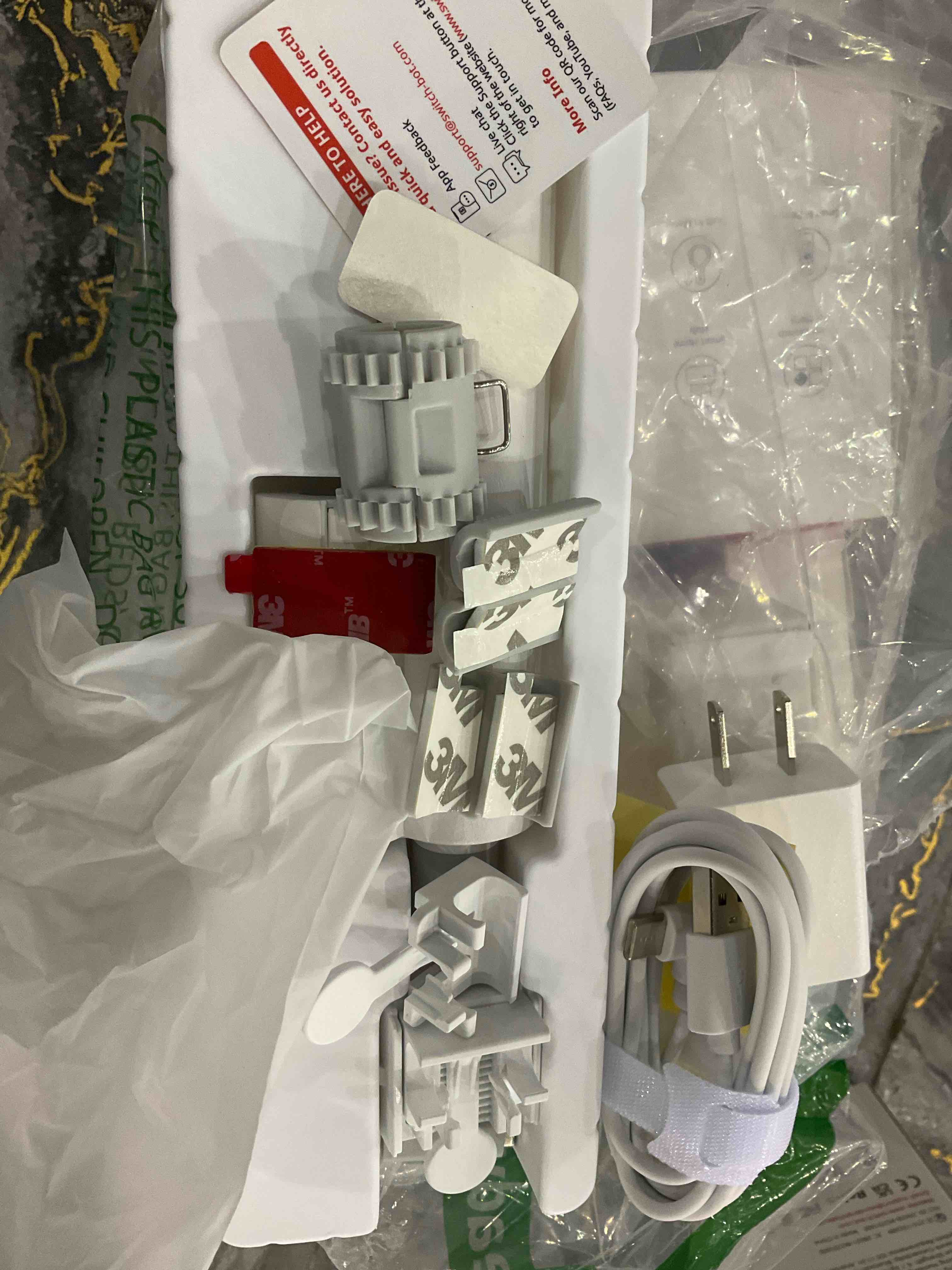 https://s3.amazonaws.com/lotting-images-prod/BargainHunt/EXS01581871_1716205645355.jpeg
