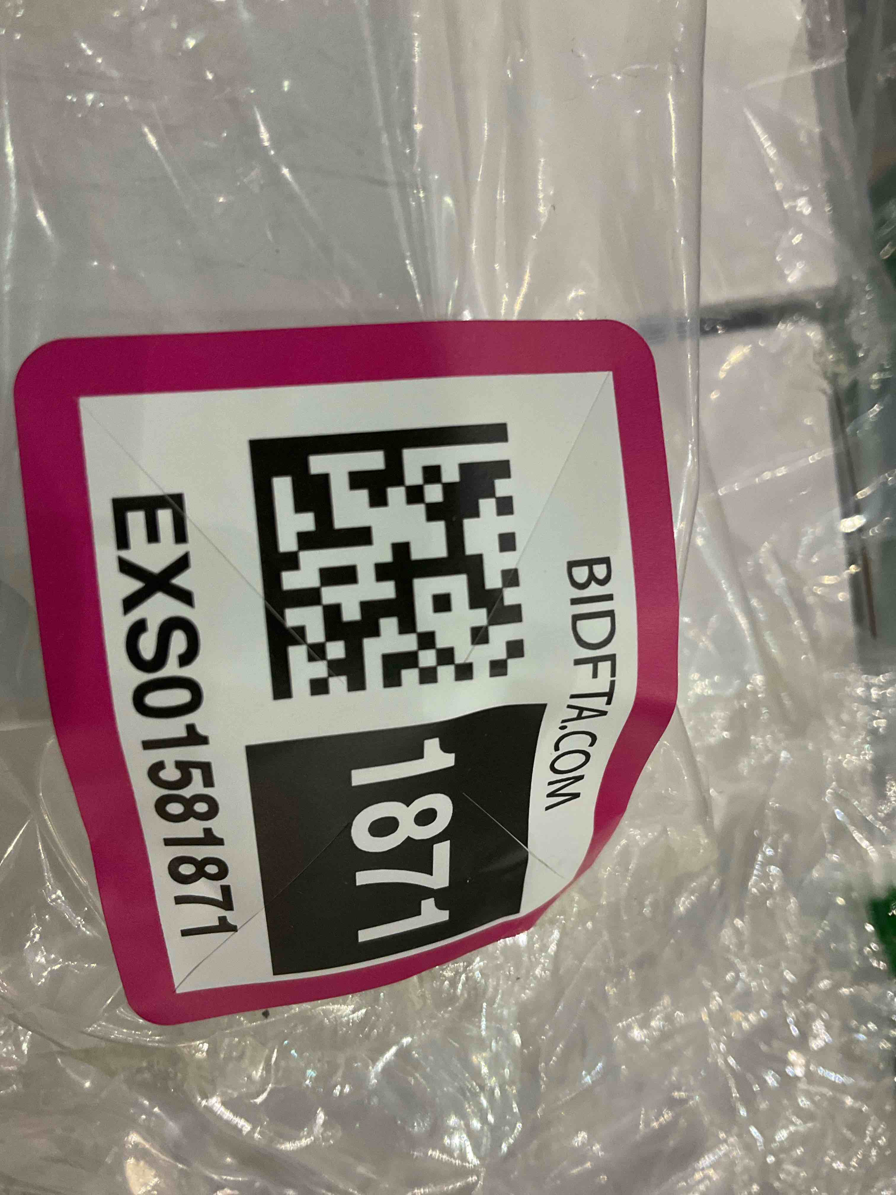 https://s3.amazonaws.com/lotting-images-prod/BargainHunt/EXS01581871_1716205743434.jpeg