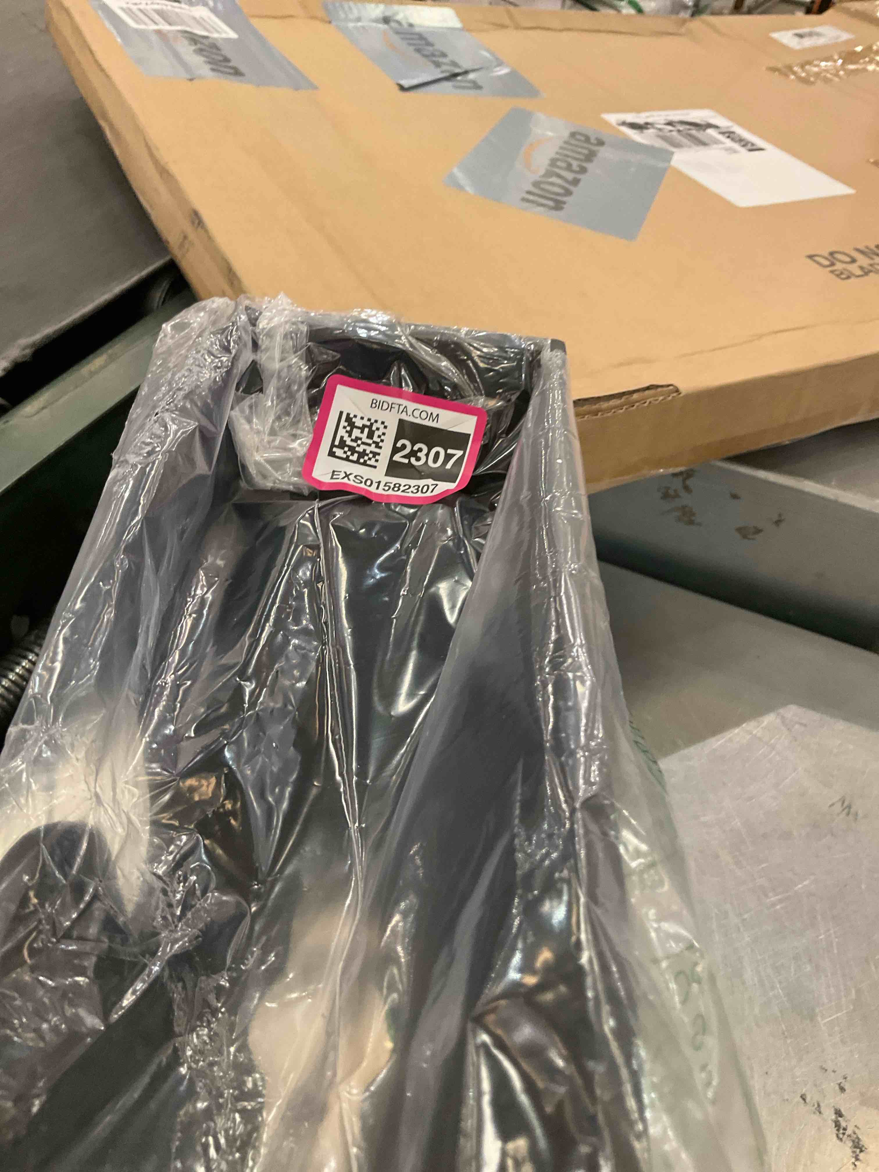 https://s3.amazonaws.com/lotting-images-prod/BargainHunt/EXS01582307_1717436138336.jpeg