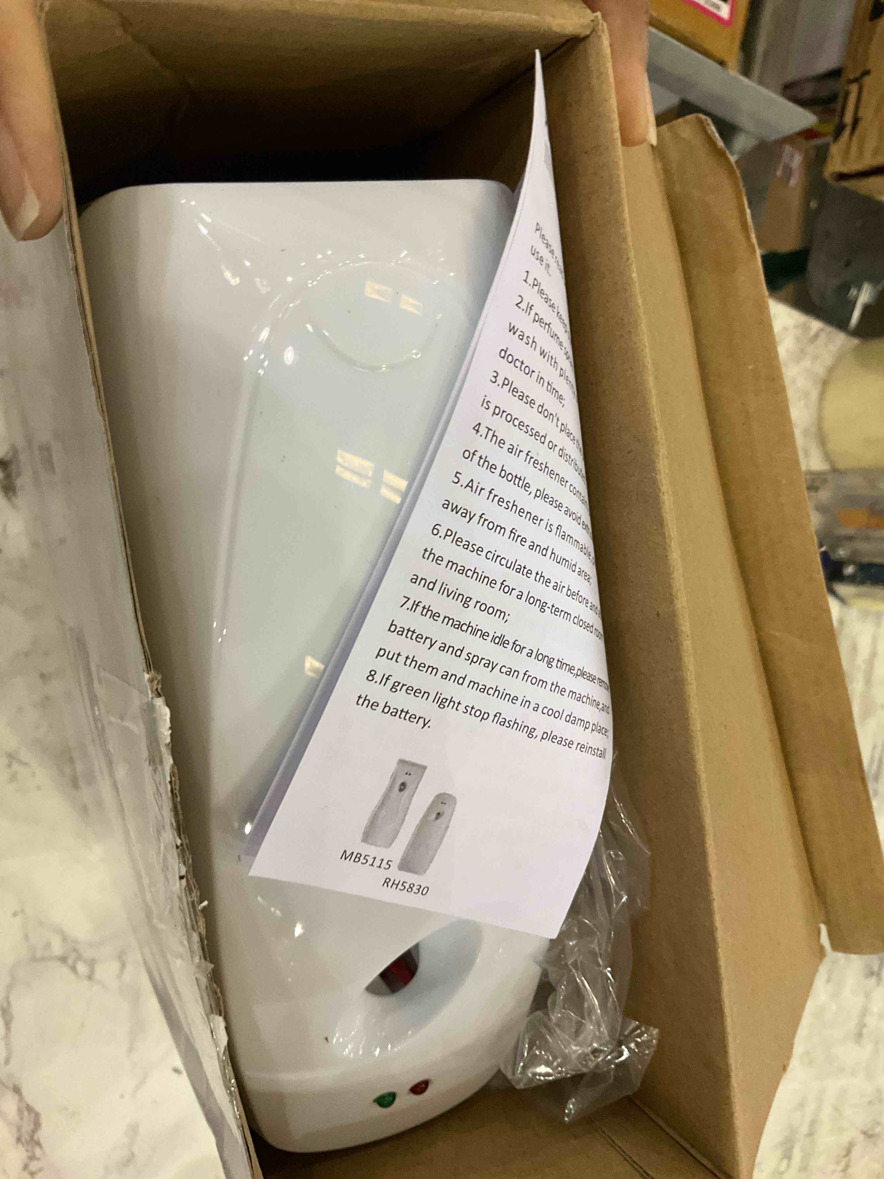 https://s3.amazonaws.com/lotting-images-prod/BargainHunt/EXS01582401_1718113194021.jpeg