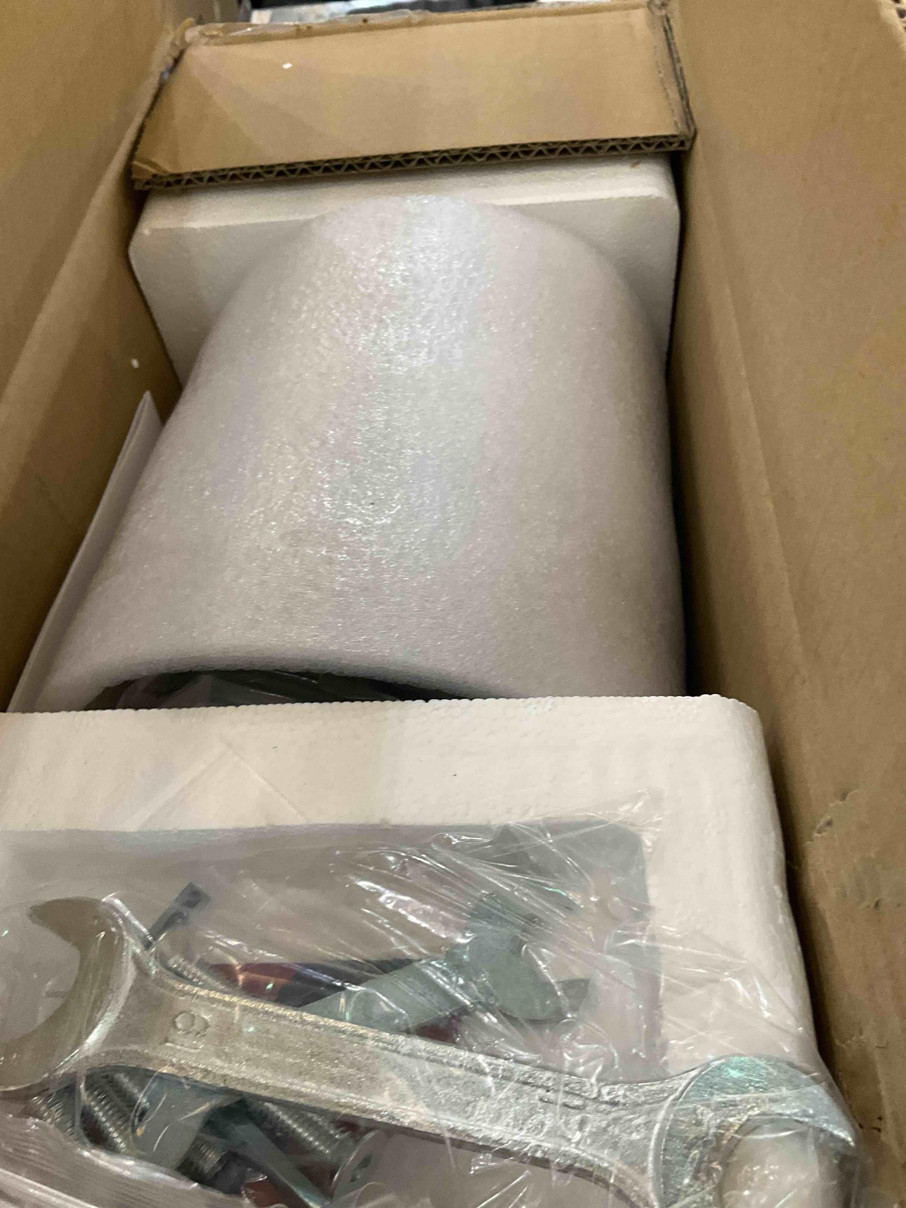 https://s3.amazonaws.com/lotting-images-prod/BargainHunt/EXS01582573_1714064809909.jpeg