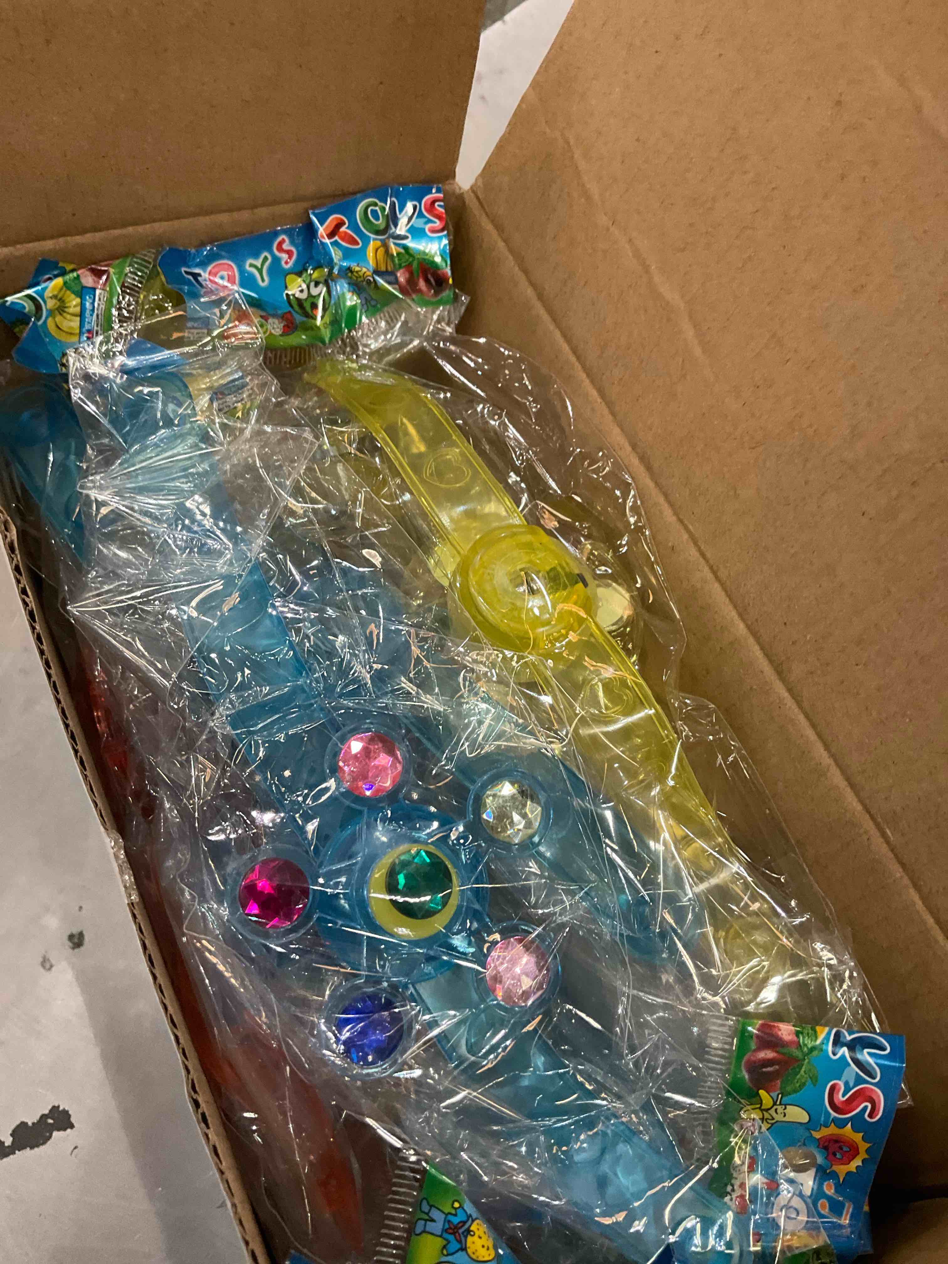 https://s3.amazonaws.com/lotting-images-prod/BargainHunt/EXS01582761_1714499279359.jpeg