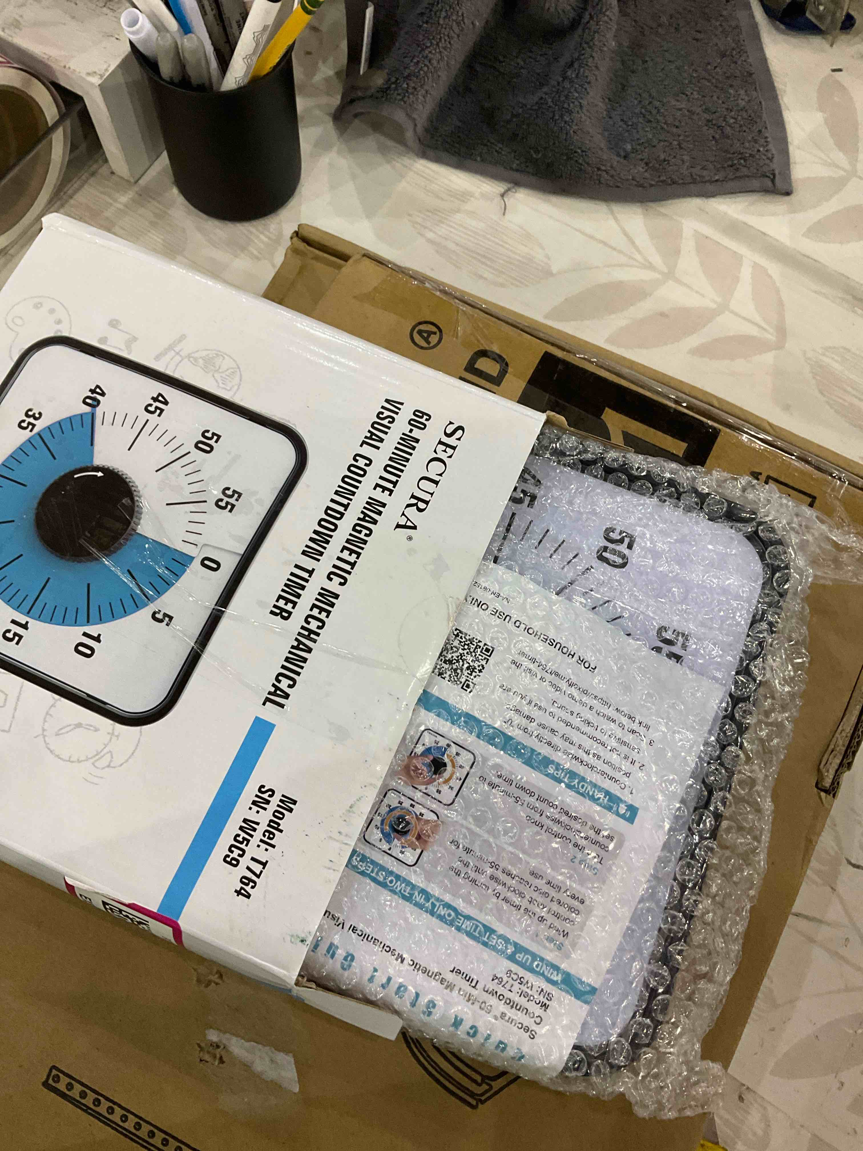 https://s3.amazonaws.com/lotting-images-prod/BargainHunt/EXS01582901_1715945814549.jpeg