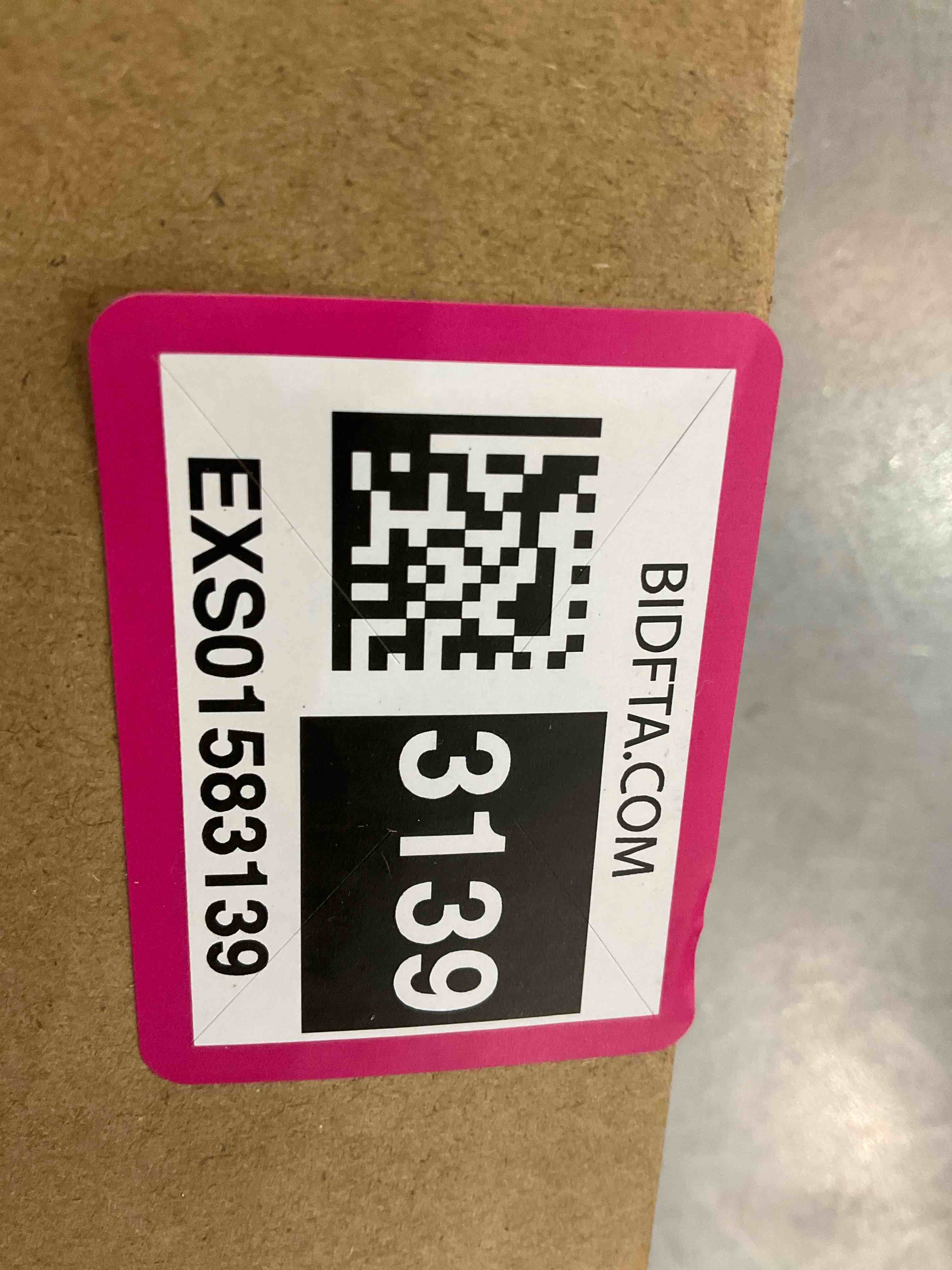 https://s3.amazonaws.com/lotting-images-prod/BargainHunt/EXS01583139_1714145358862.jpeg