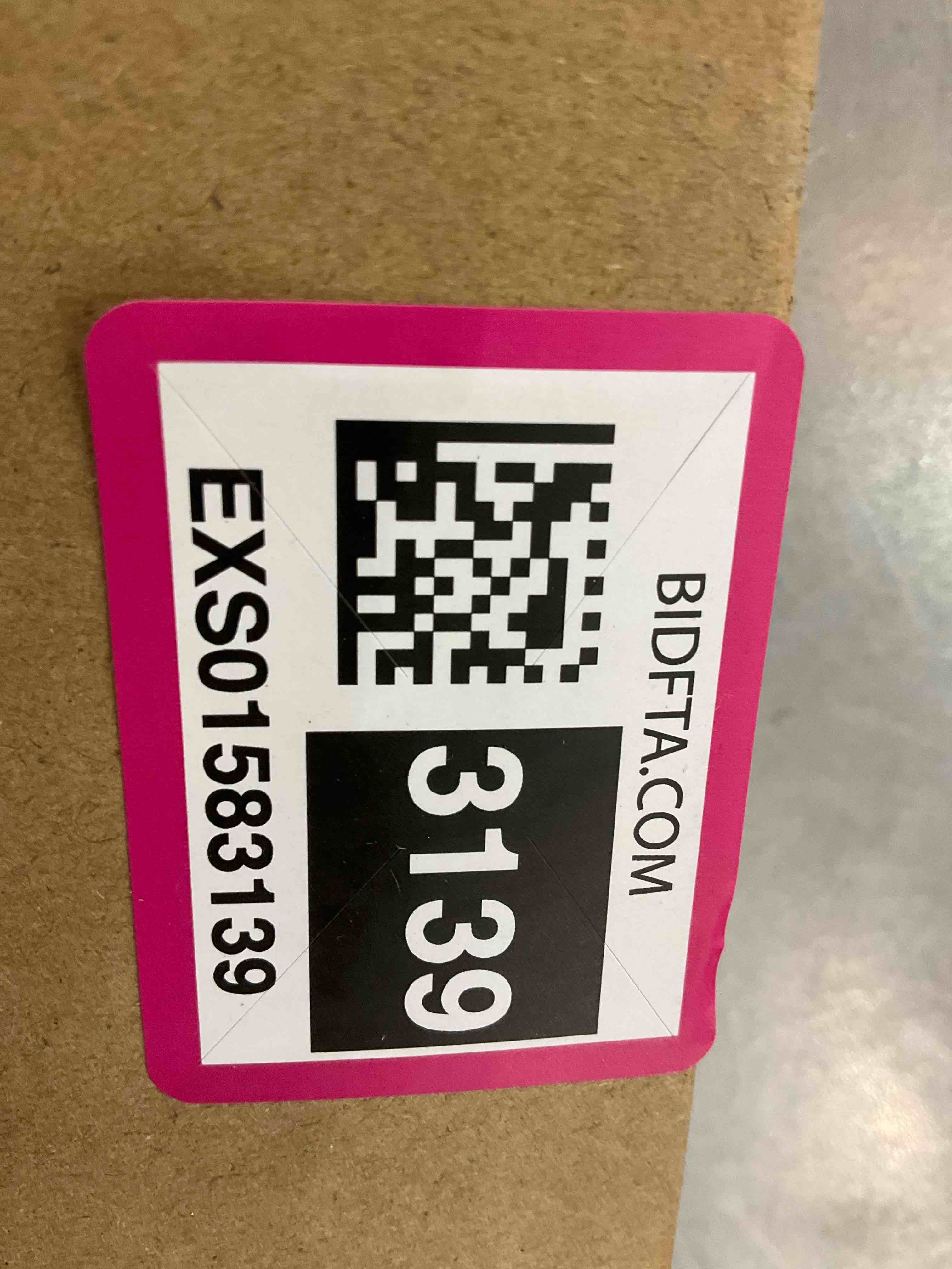 https://s3.amazonaws.com/lotting-images-prod/BargainHunt/EXS01583139_1714145359851.jpeg