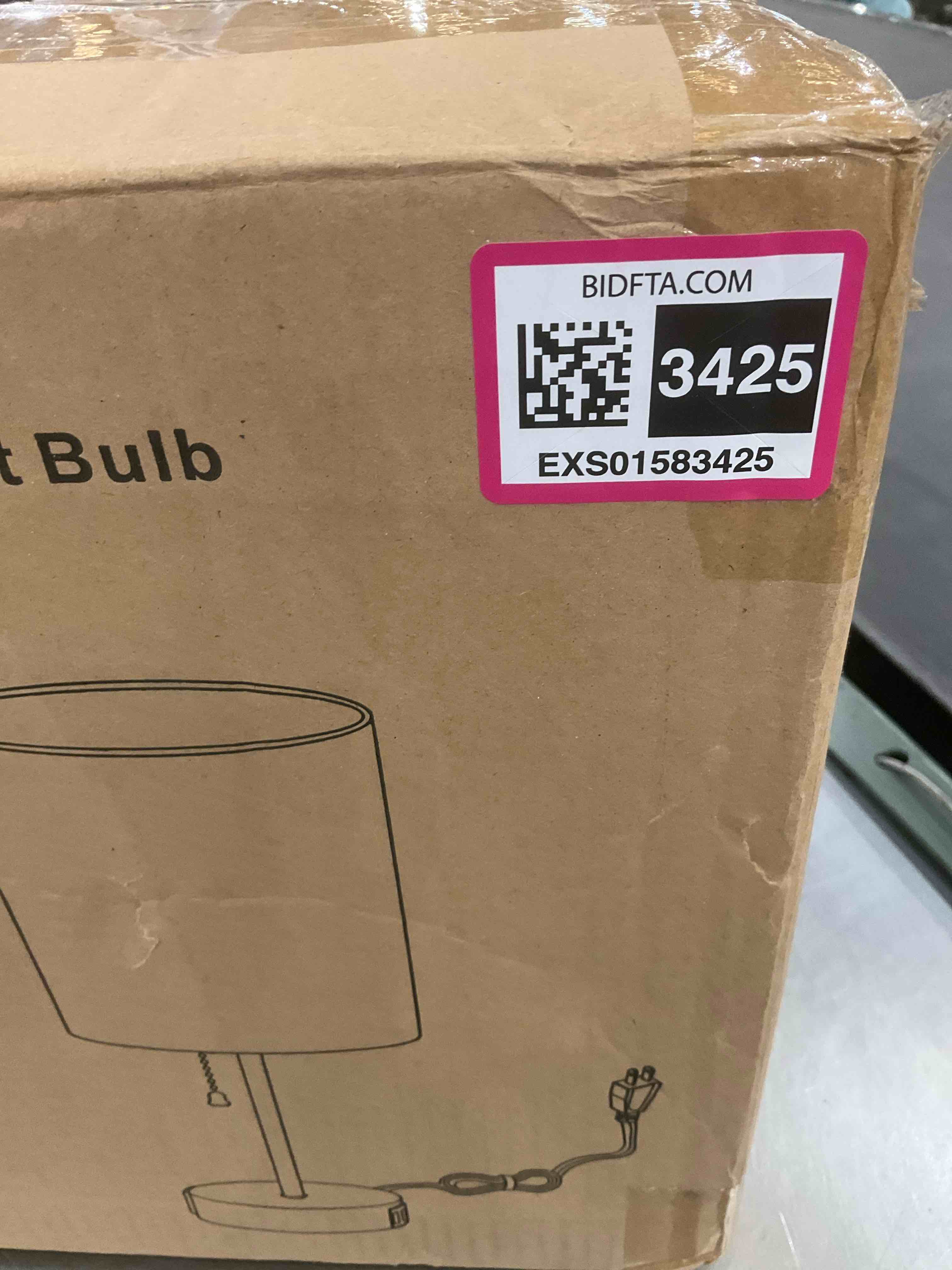 https://s3.amazonaws.com/lotting-images-prod/BargainHunt/EXS01583425_1714501146018.jpeg