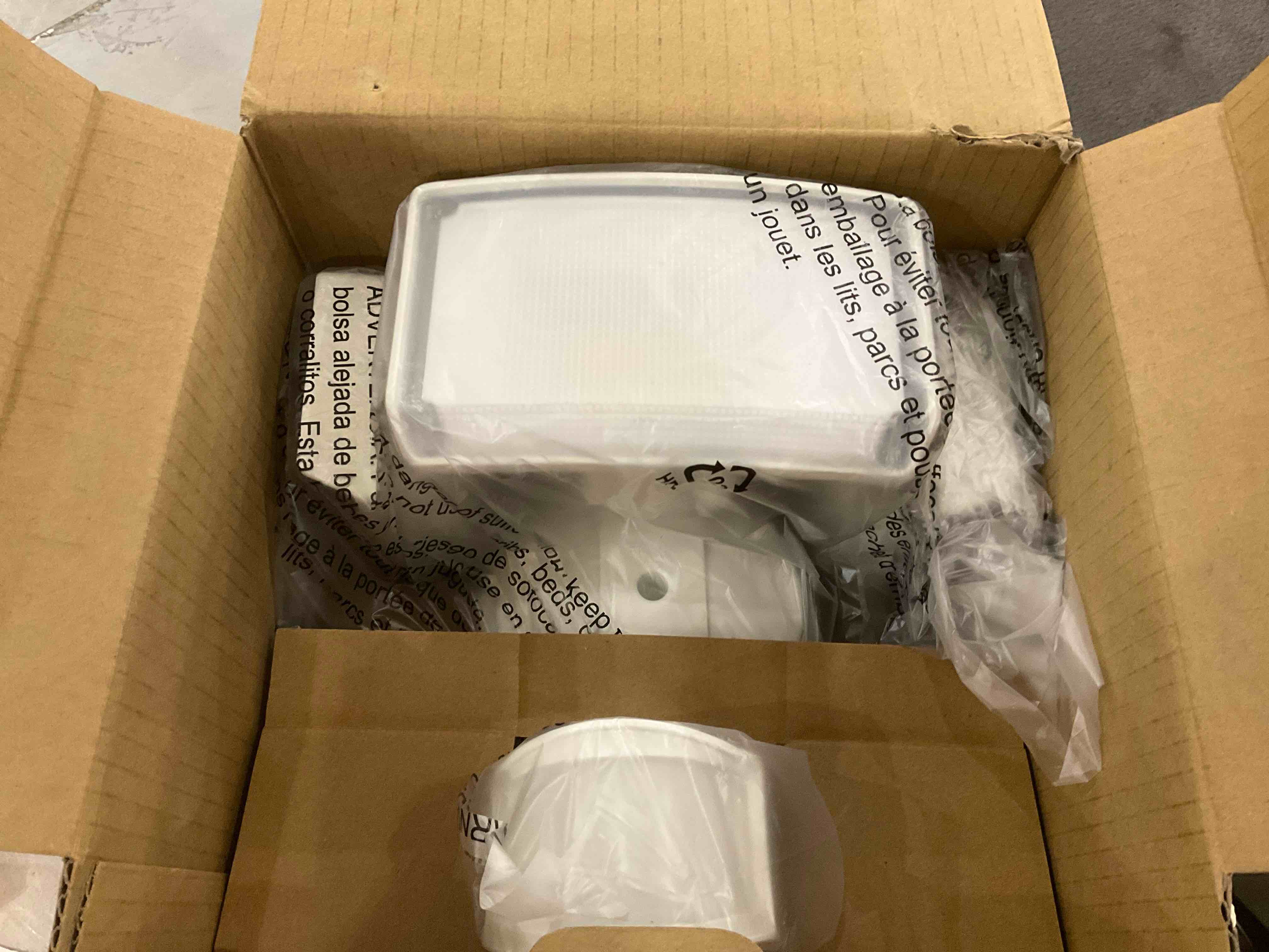https://s3.amazonaws.com/lotting-images-prod/BargainHunt/EXS01583473_1715093541648.jpeg