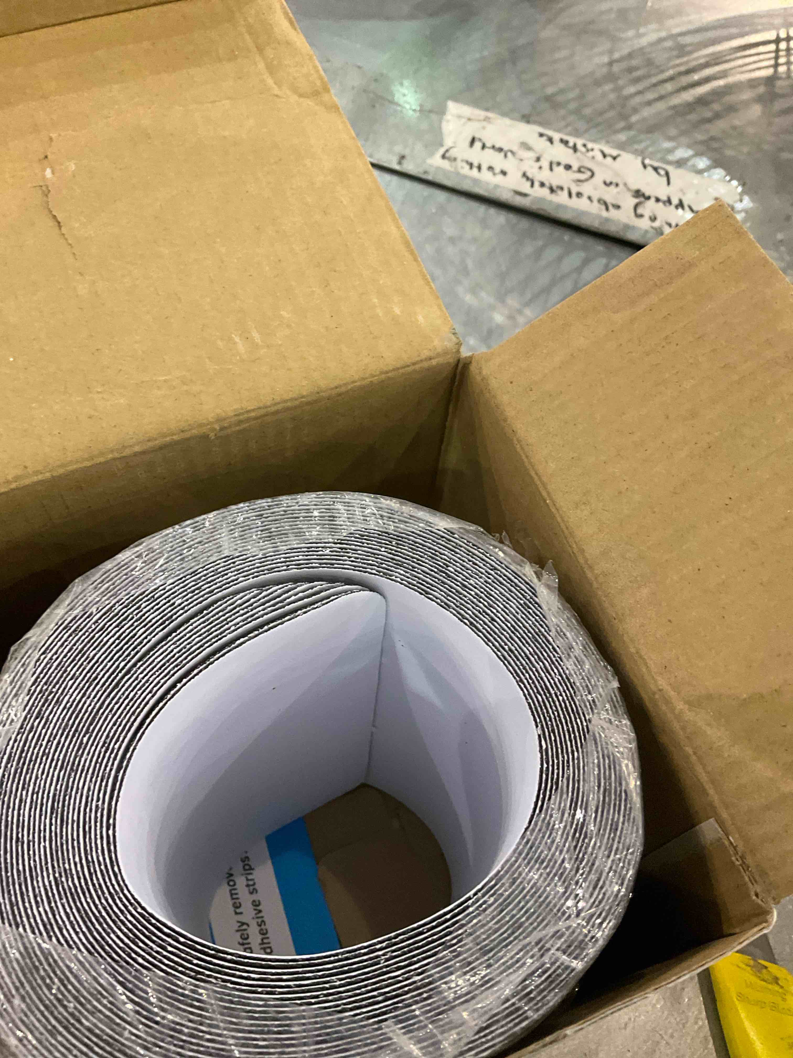 https://s3.amazonaws.com/lotting-images-prod/BargainHunt/EXS01583540_1713957181355.jpeg