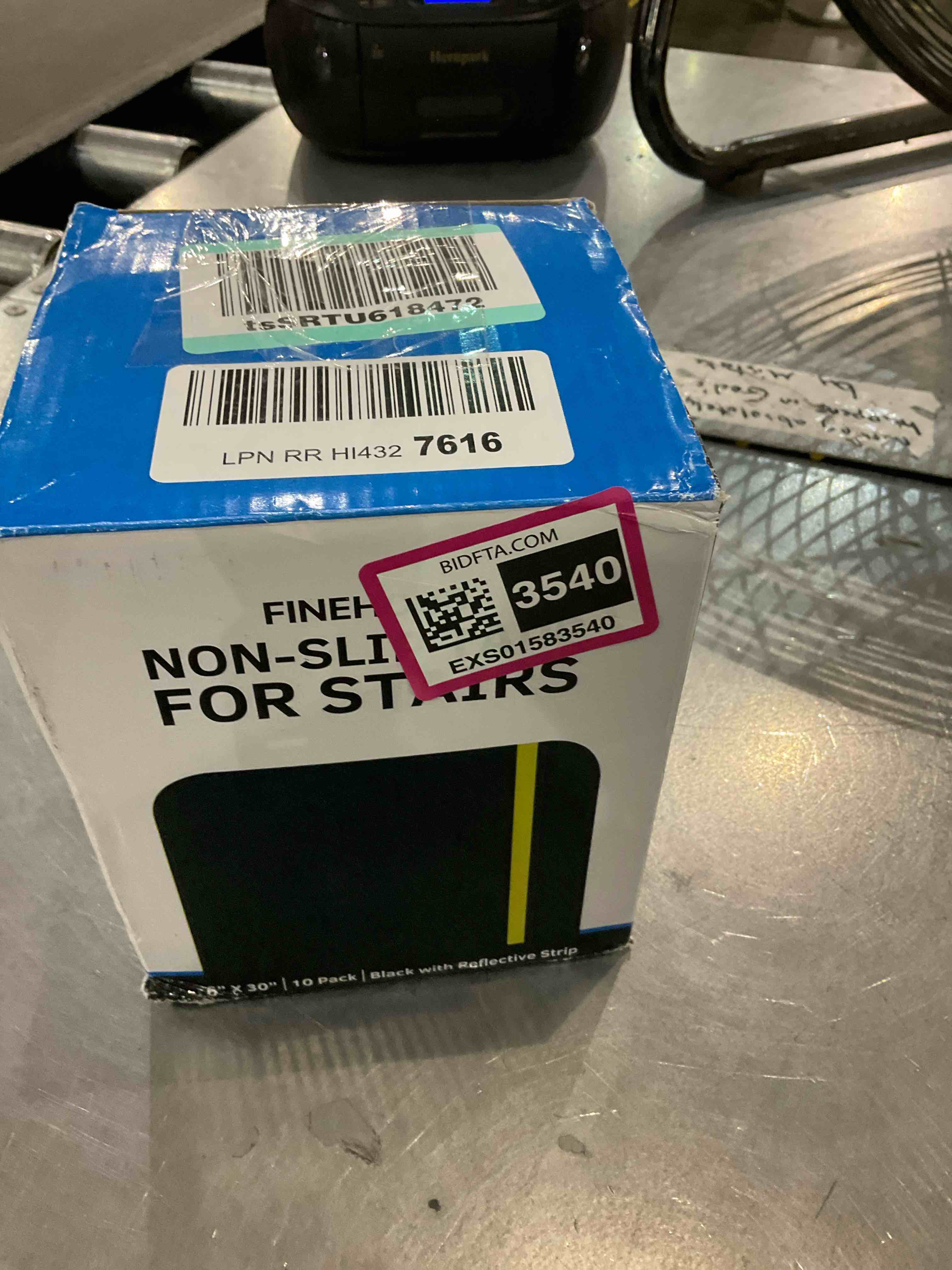https://s3.amazonaws.com/lotting-images-prod/BargainHunt/EXS01583540_1713957191524.jpeg