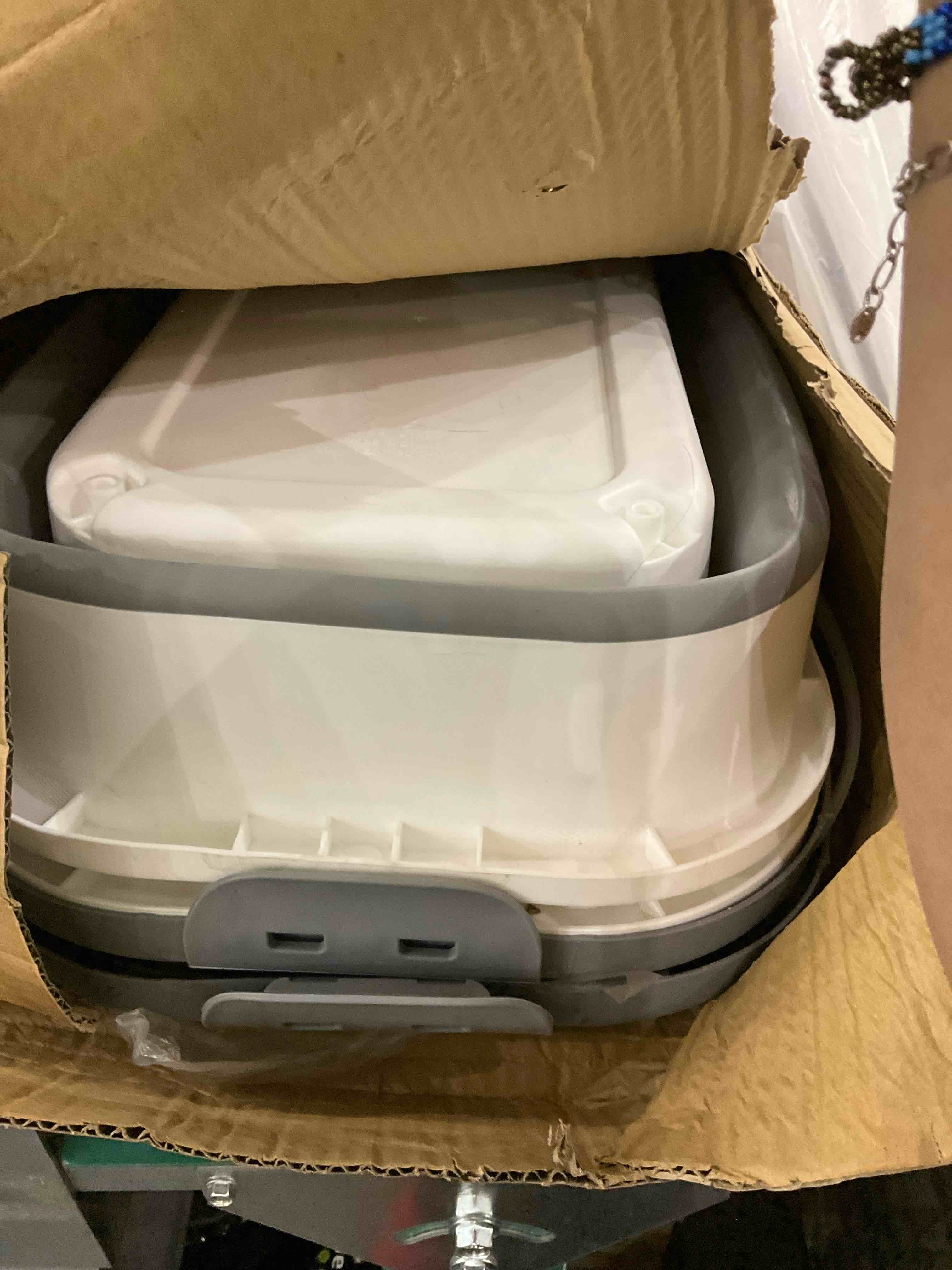 https://s3.amazonaws.com/lotting-images-prod/BargainHunt/EXS01583577_1713979328665.jpeg