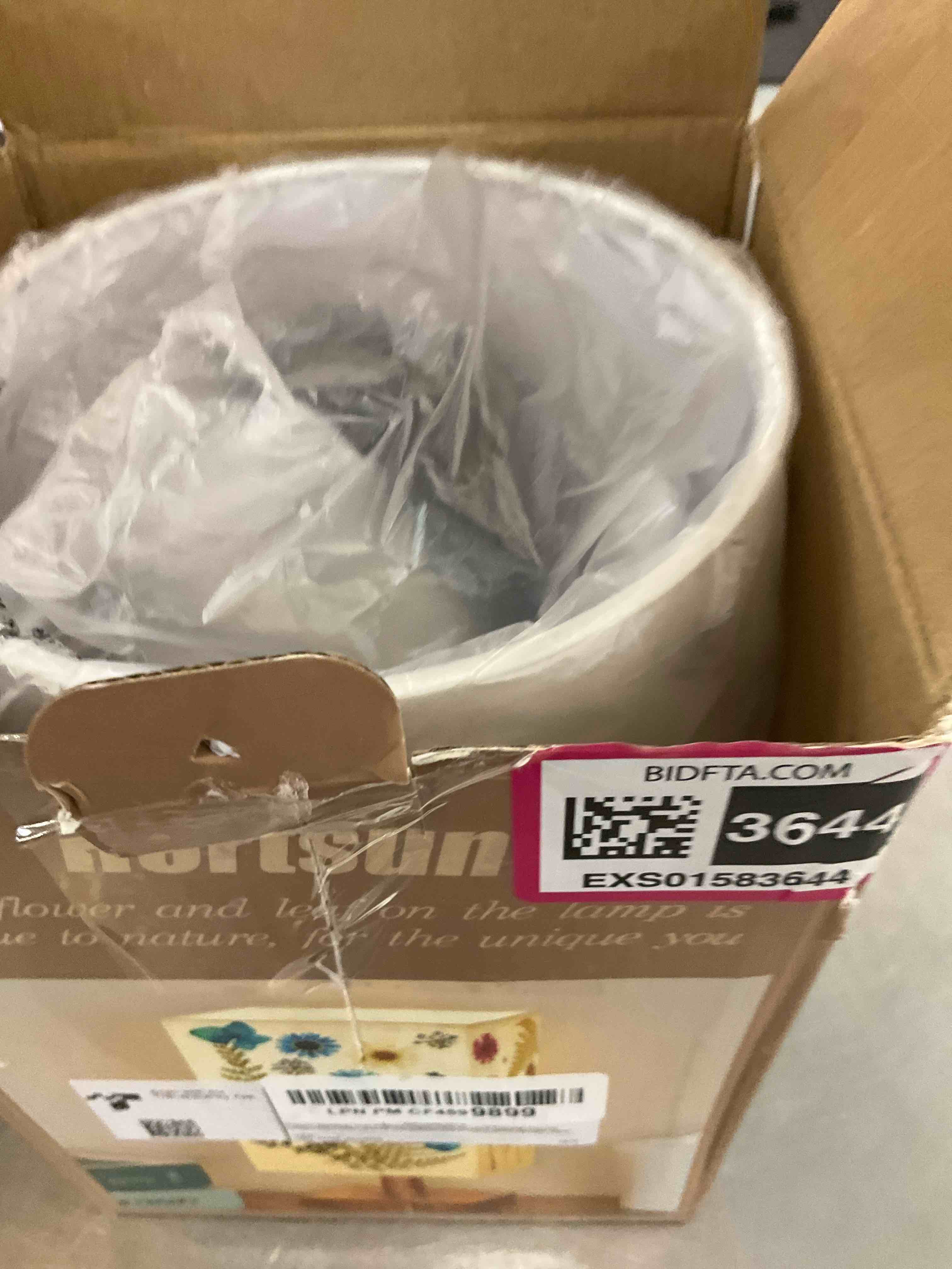 https://s3.amazonaws.com/lotting-images-prod/BargainHunt/EXS01583644_1714060248954.jpeg