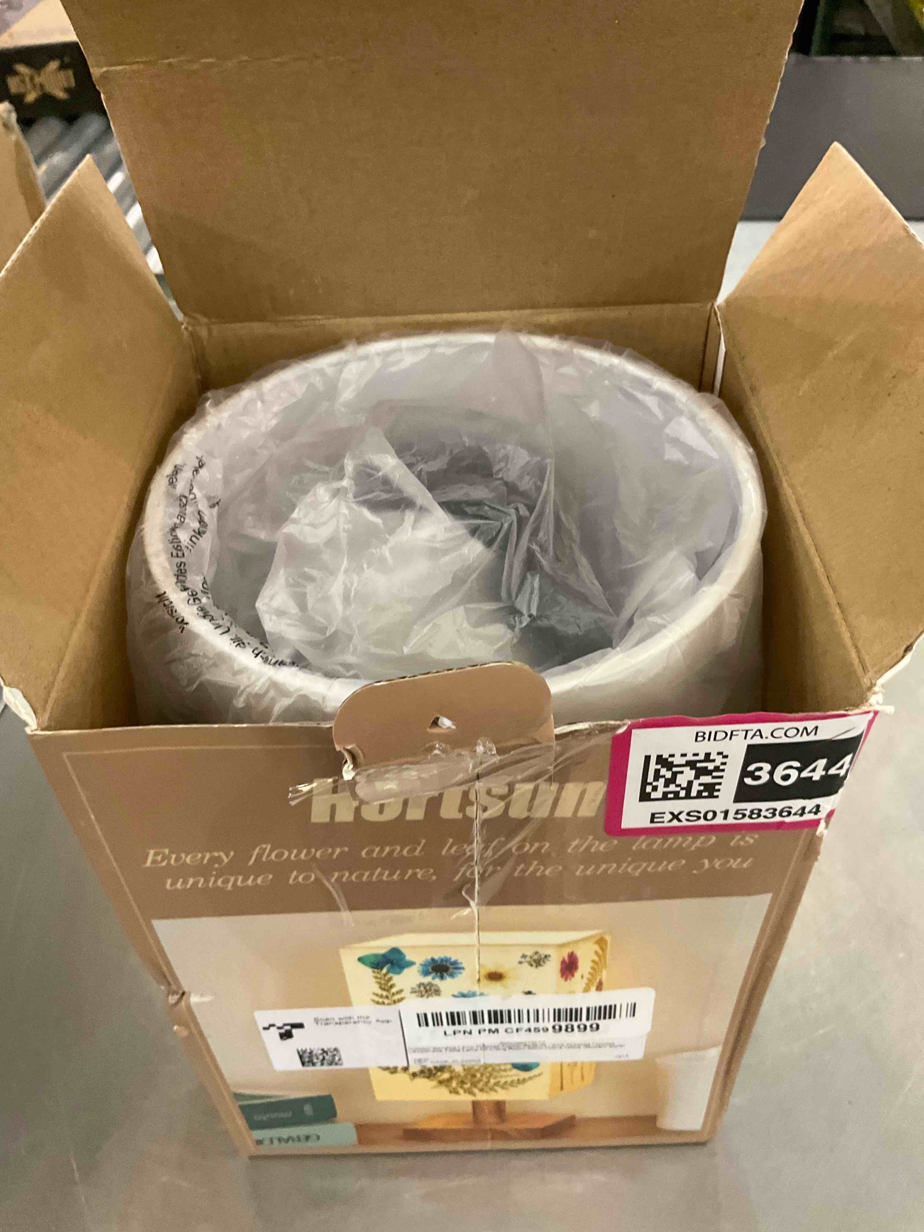 https://s3.amazonaws.com/lotting-images-prod/BargainHunt/EXS01583644_1714060249938.jpeg