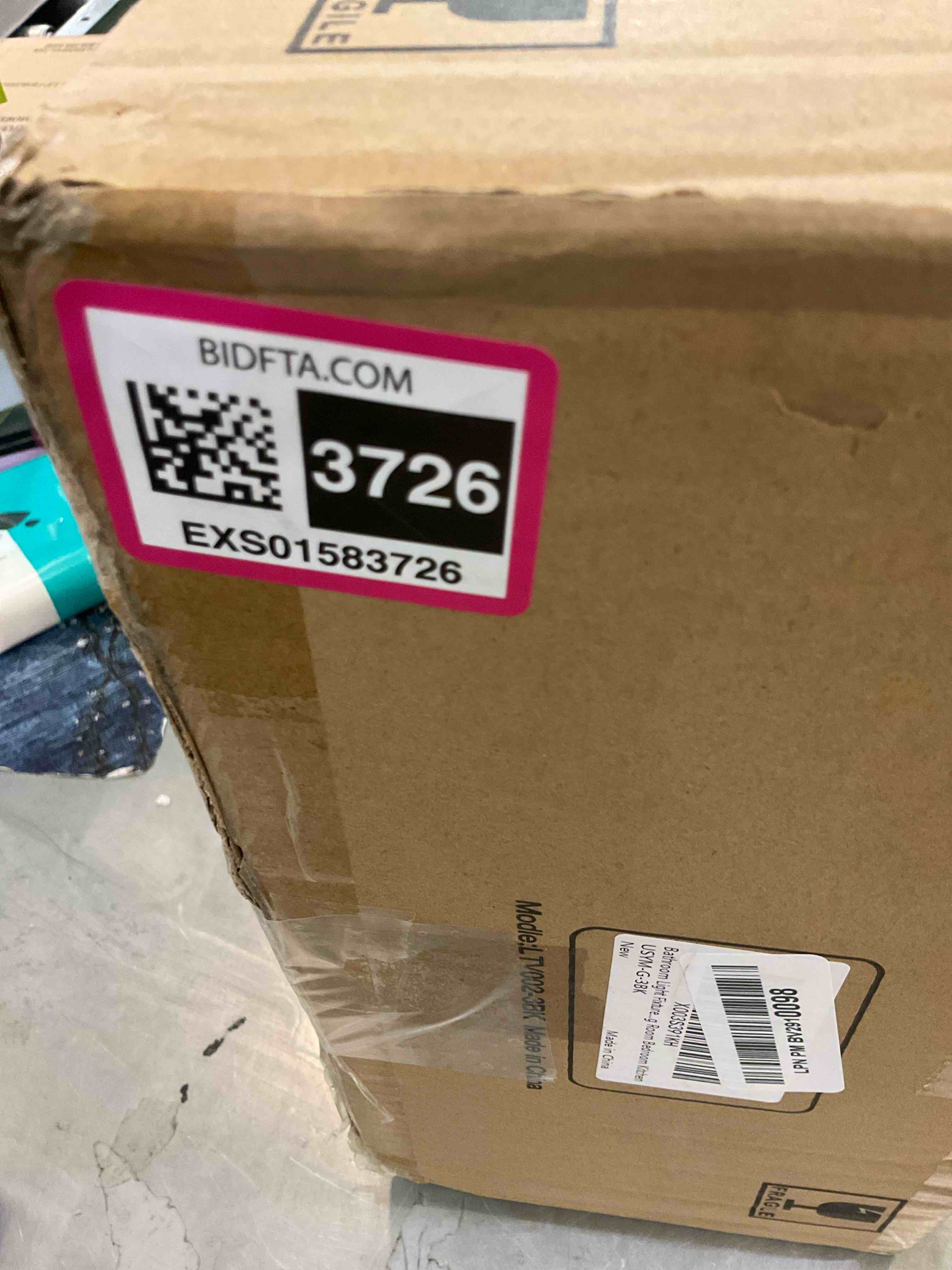 https://s3.amazonaws.com/lotting-images-prod/BargainHunt/EXS01583726_1714495977398.jpeg