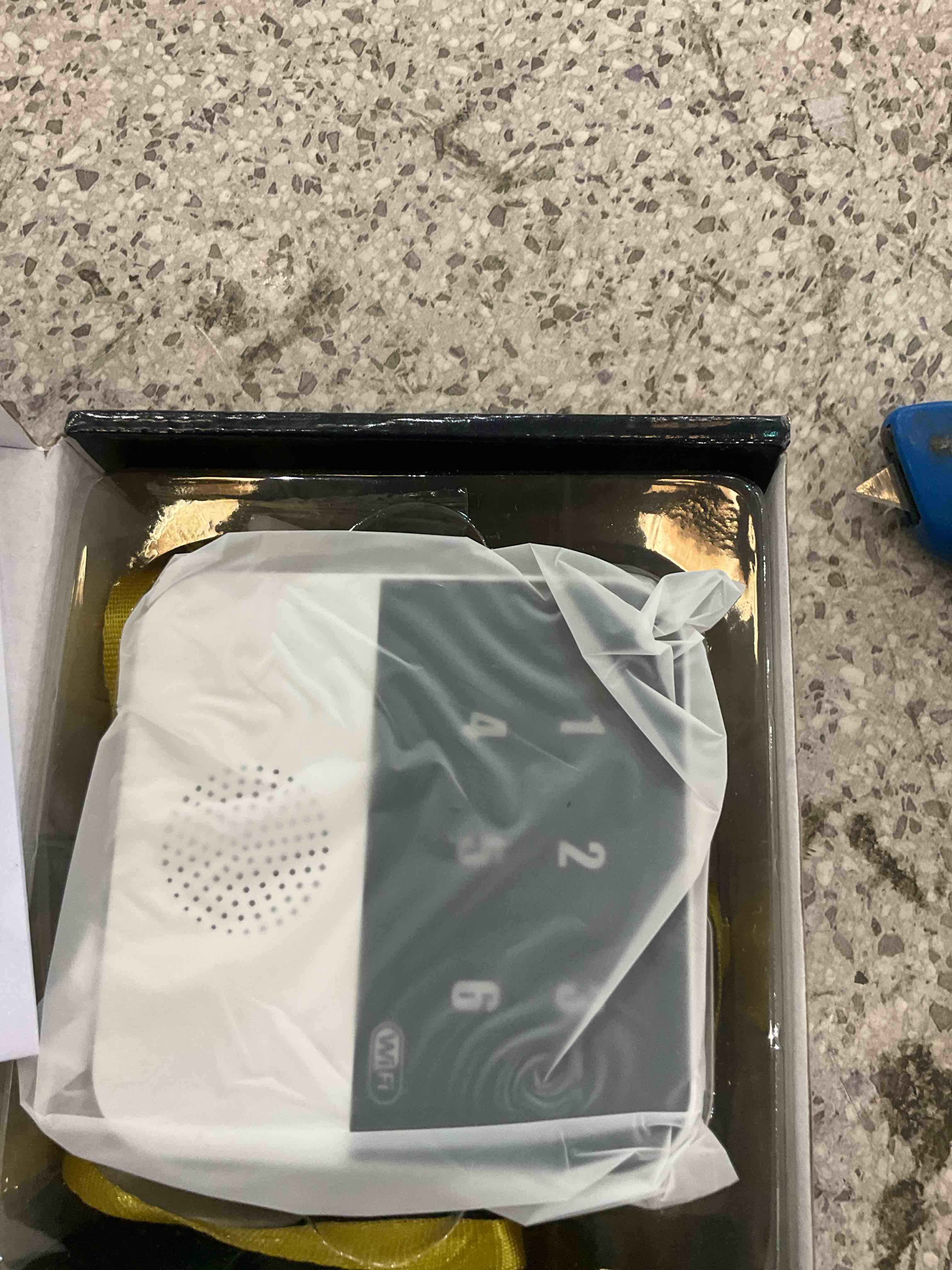 https://s3.amazonaws.com/lotting-images-prod/BargainHunt/EXS01583777_1715193096256.jpeg