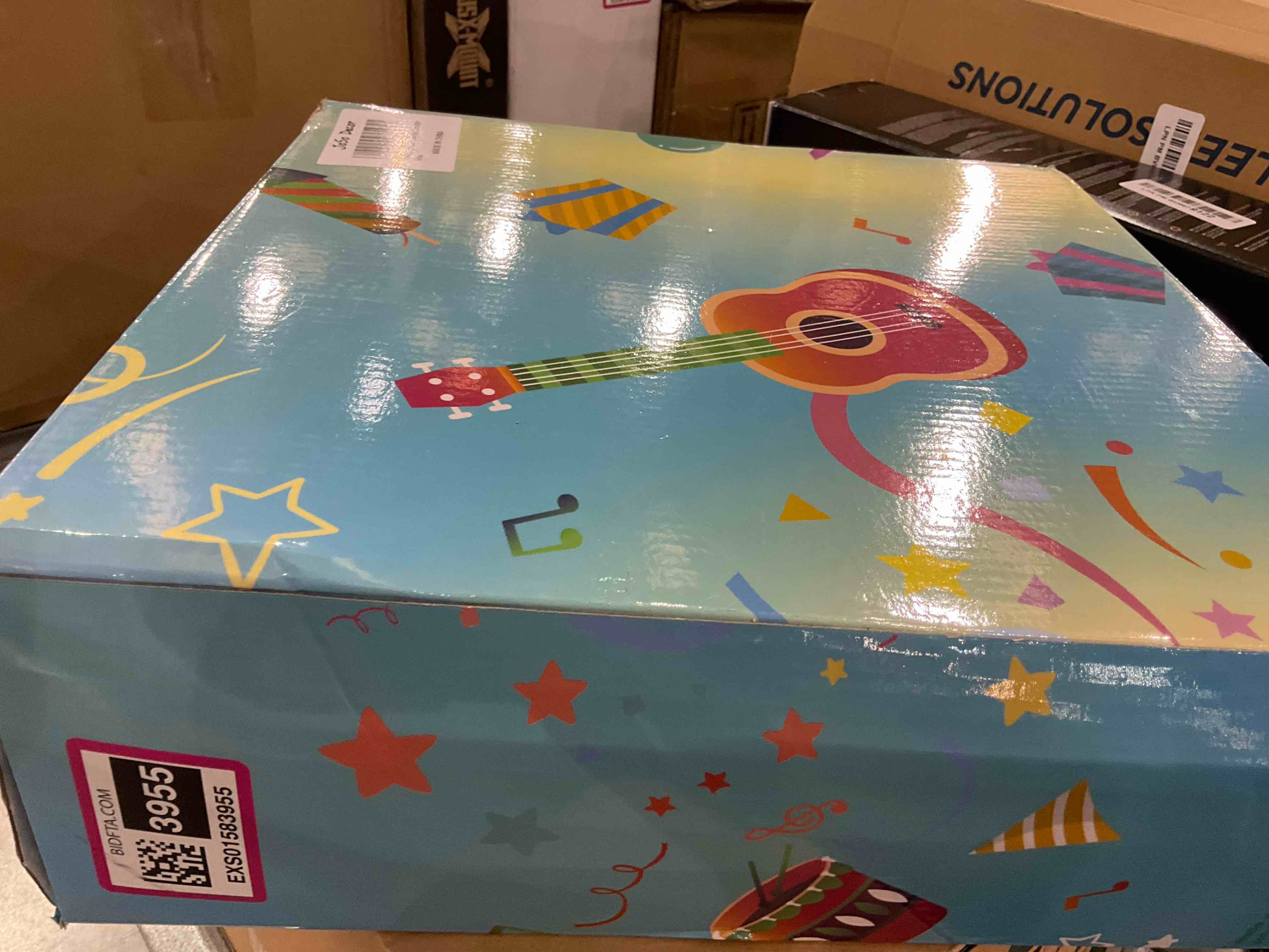 https://s3.amazonaws.com/lotting-images-prod/BargainHunt/EXS01583955_1715344784801.jpeg