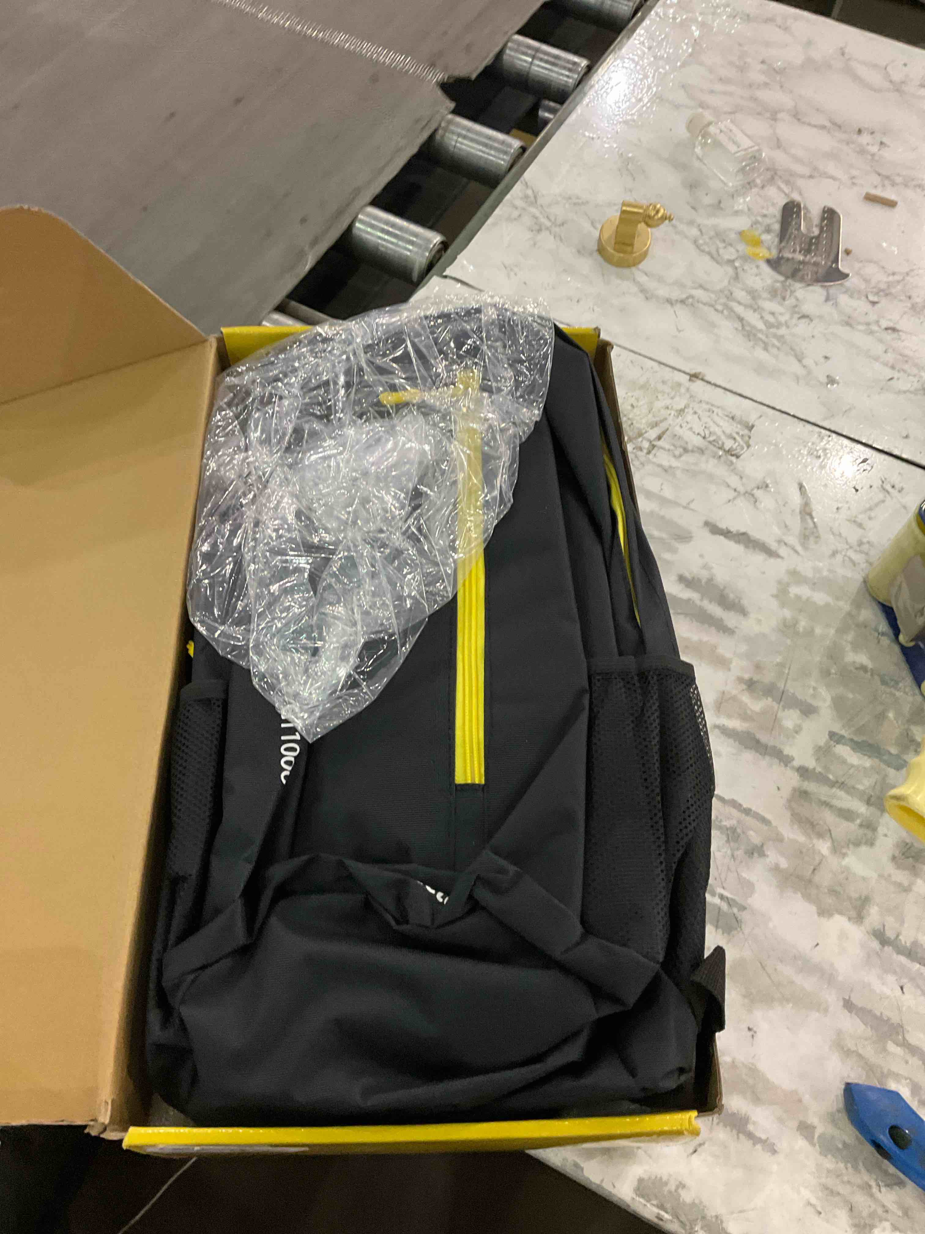 https://s3.amazonaws.com/lotting-images-prod/BargainHunt/EXS01584914_1714476343418.jpeg