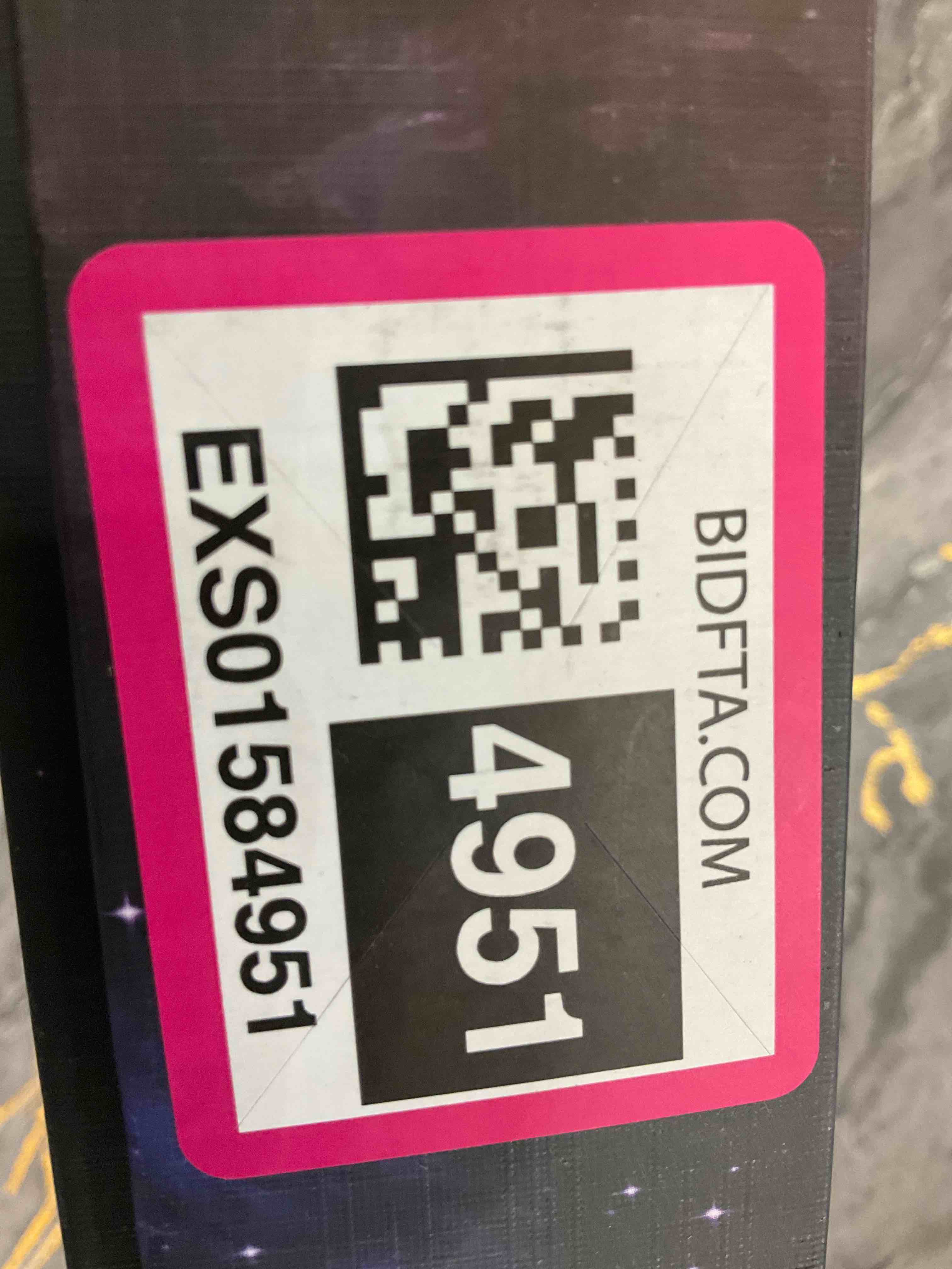 https://s3.amazonaws.com/lotting-images-prod/BargainHunt/EXS01584951_1716224477326.jpeg