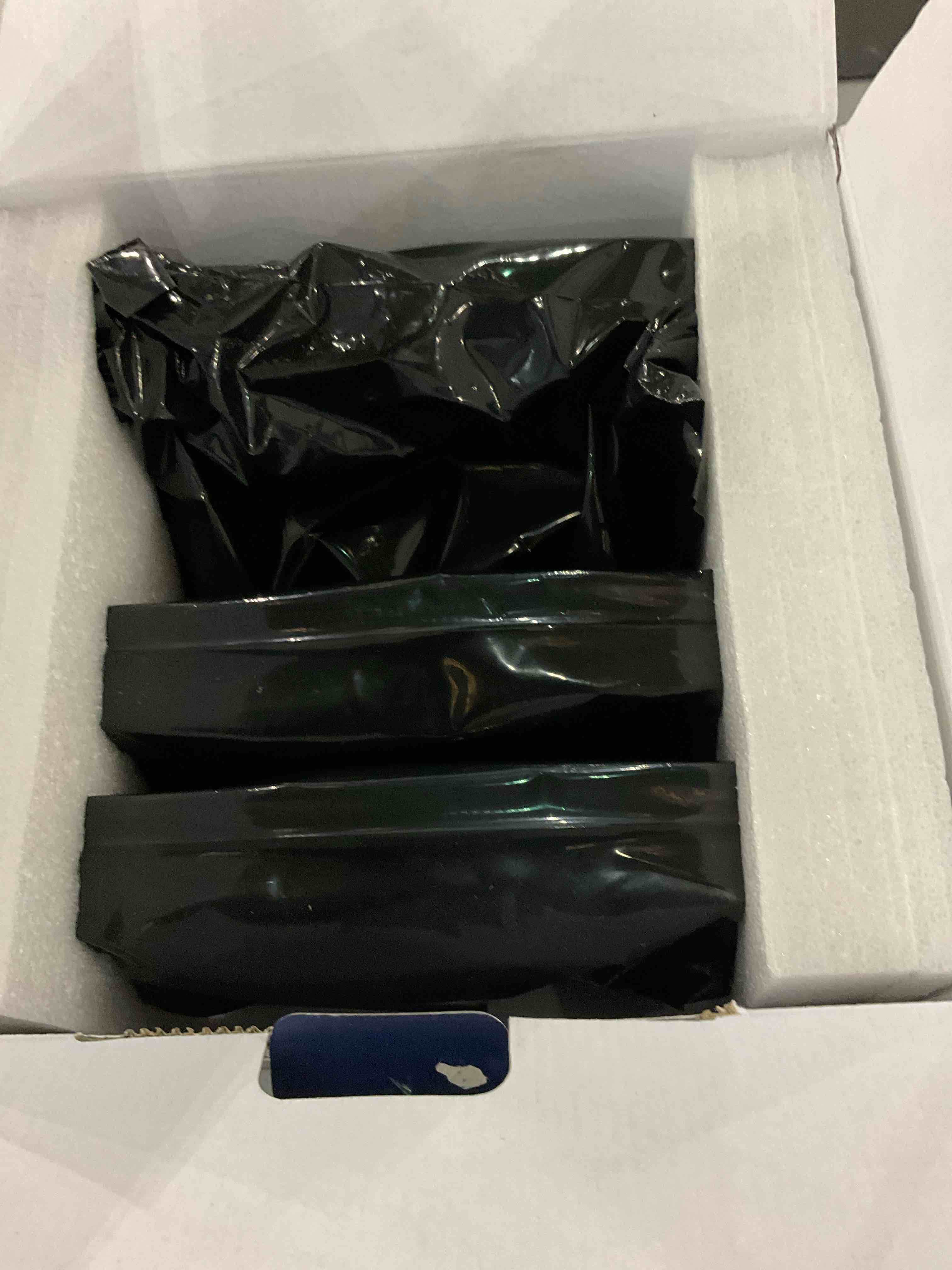 https://s3.amazonaws.com/lotting-images-prod/BargainHunt/EXS01585025_1713874733876.jpeg
