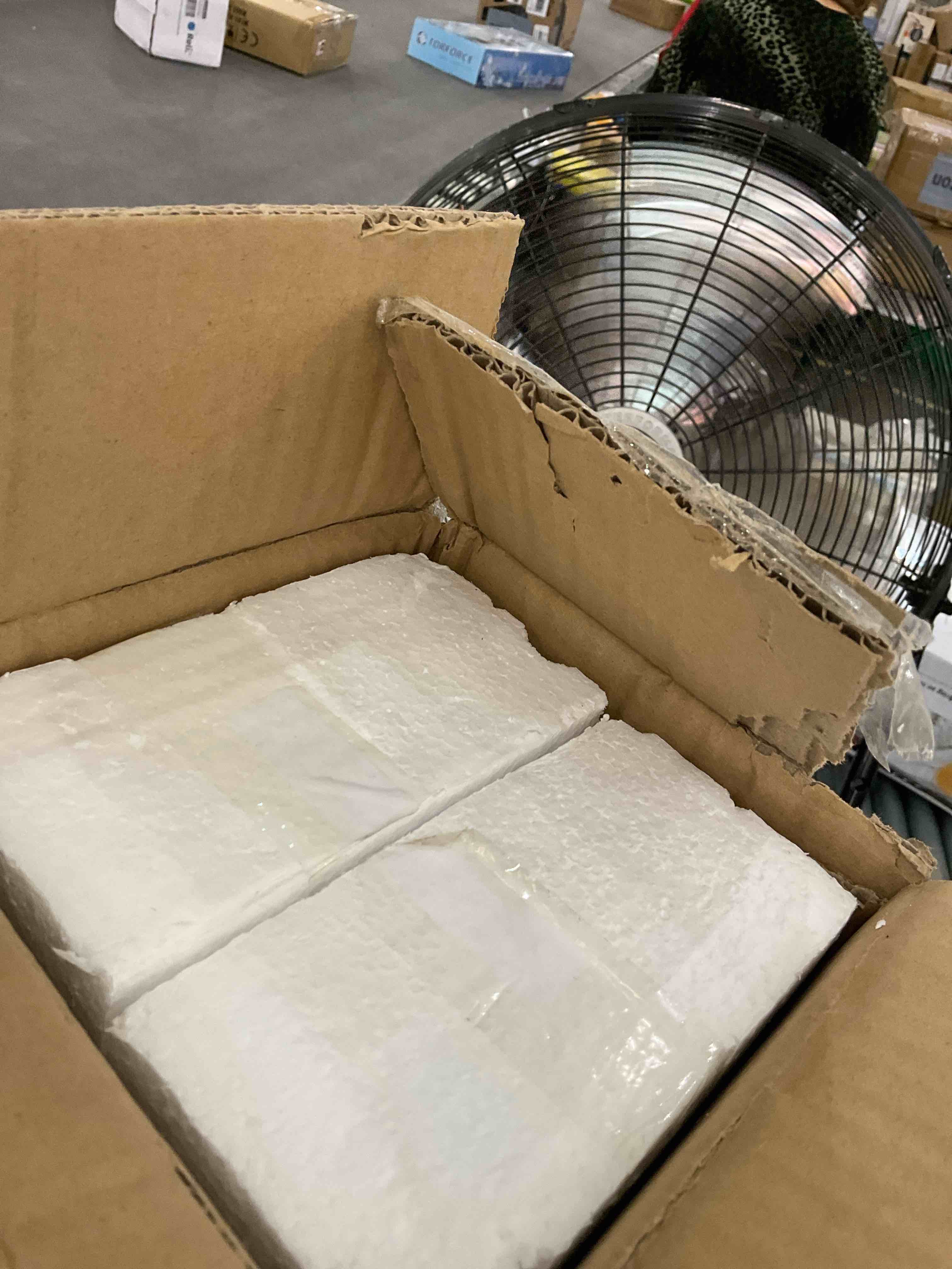 https://s3.amazonaws.com/lotting-images-prod/BargainHunt/EXS01585169_1714495064534.jpeg