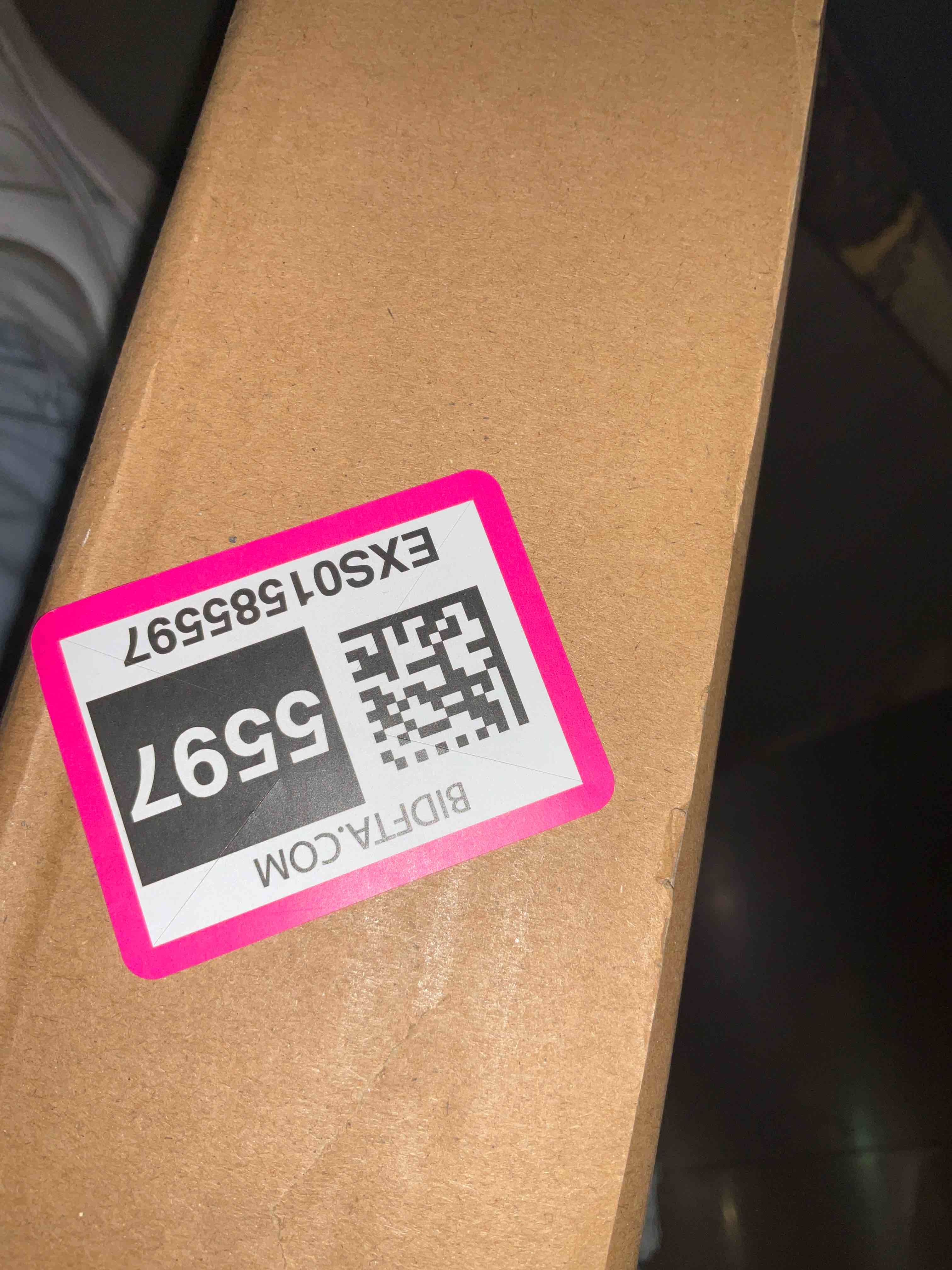 https://s3.amazonaws.com/lotting-images-prod/BargainHunt/EXS01585597_1713978963192.jpeg