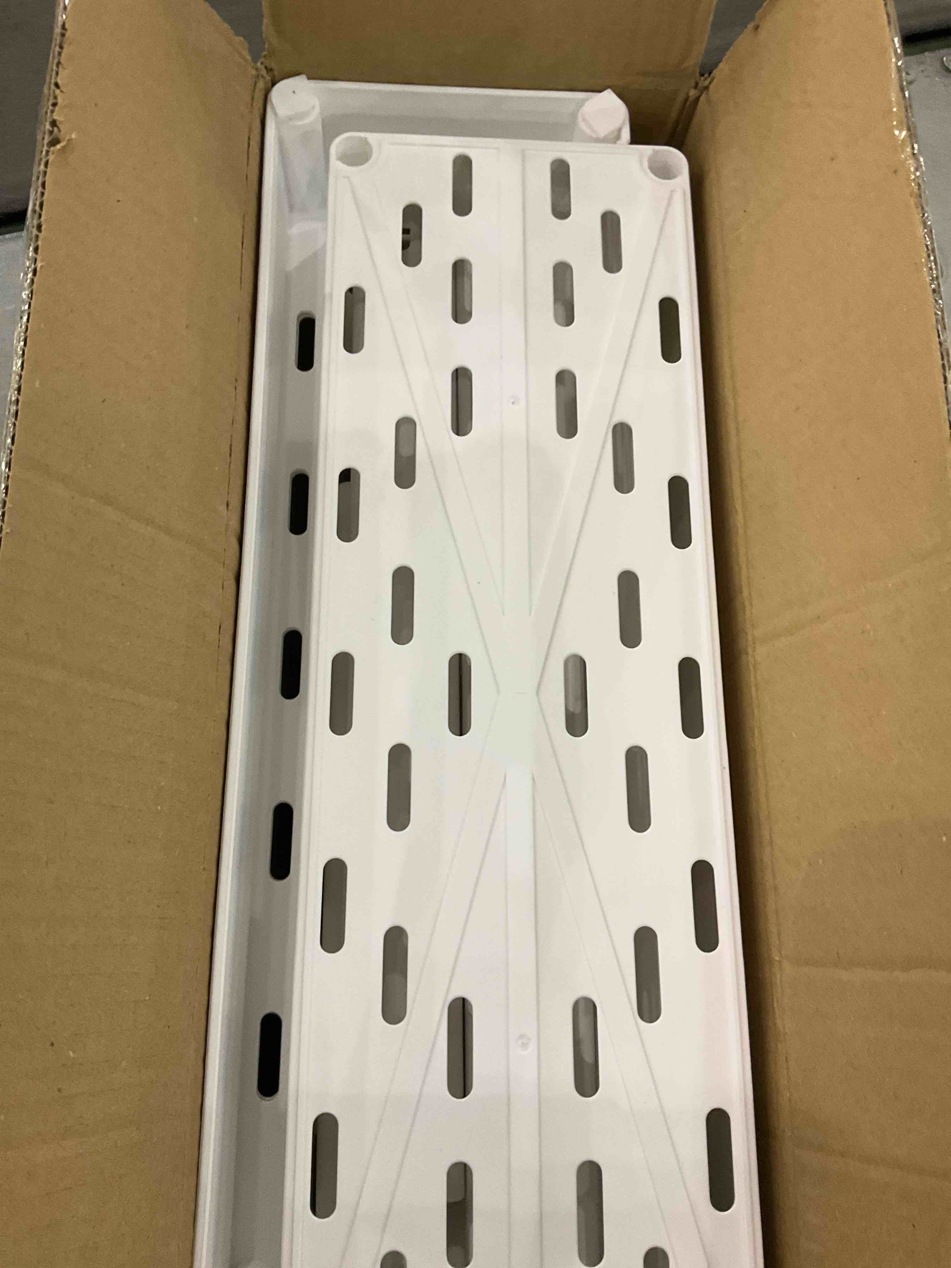 https://s3.amazonaws.com/lotting-images-prod/BargainHunt/EXS01585628_1714478547740.jpeg