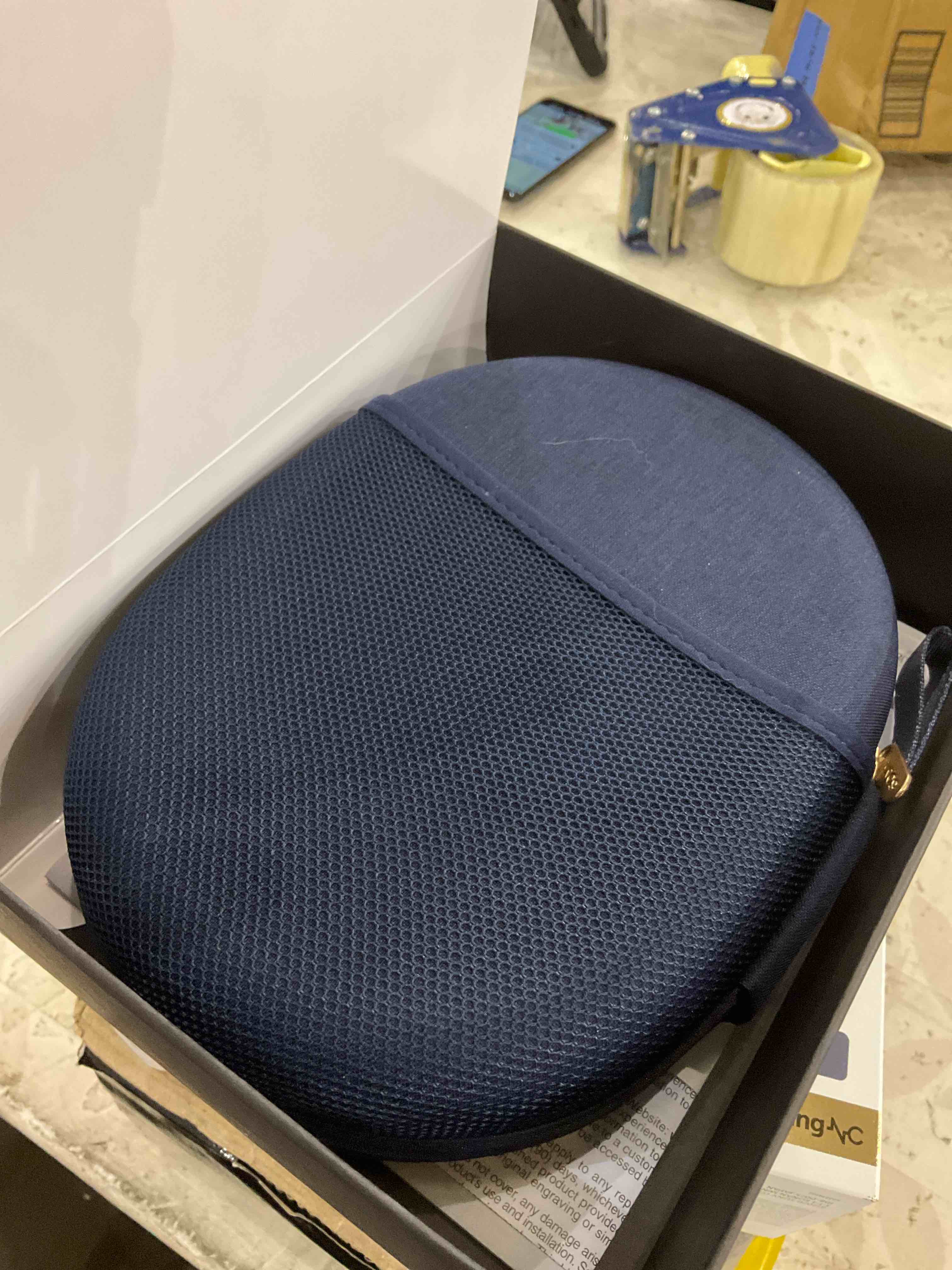 https://s3.amazonaws.com/lotting-images-prod/BargainHunt/EXS01586136_1717508808155.jpeg