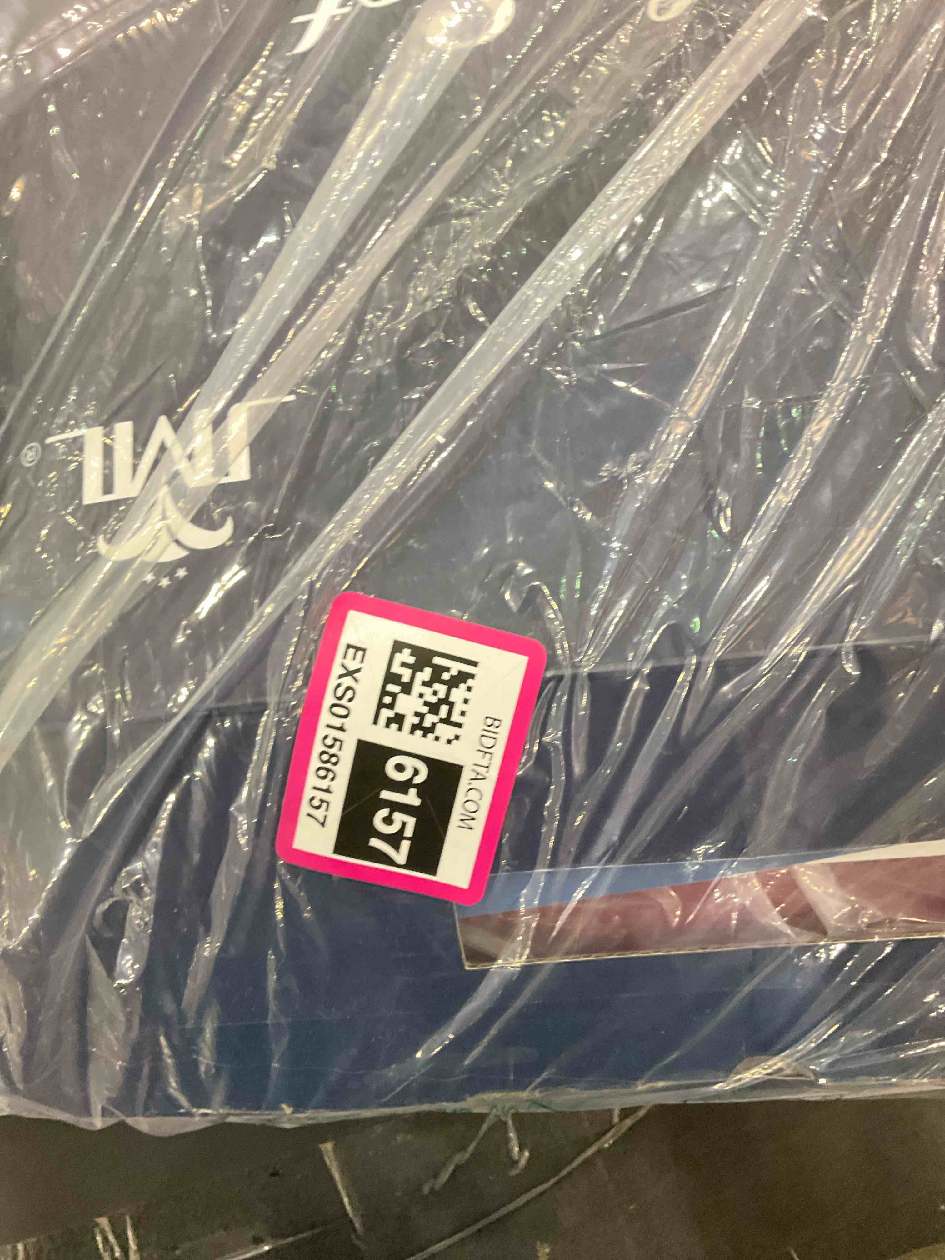 https://s3.amazonaws.com/lotting-images-prod/BargainHunt/EXS01586157_1719402647191.jpeg