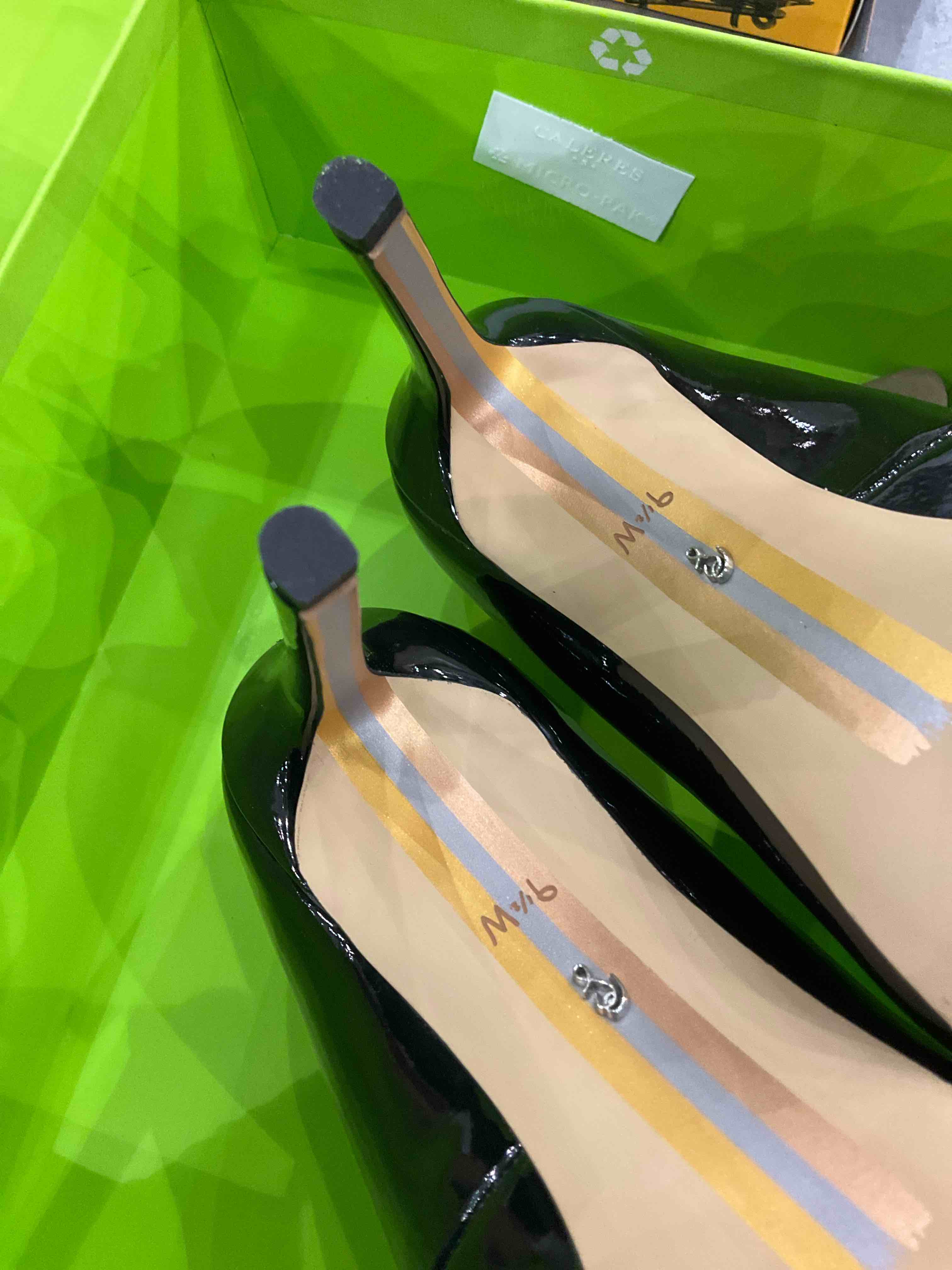 https://s3.amazonaws.com/lotting-images-prod/BargainHunt/EXS01586616_1715174854979.jpeg