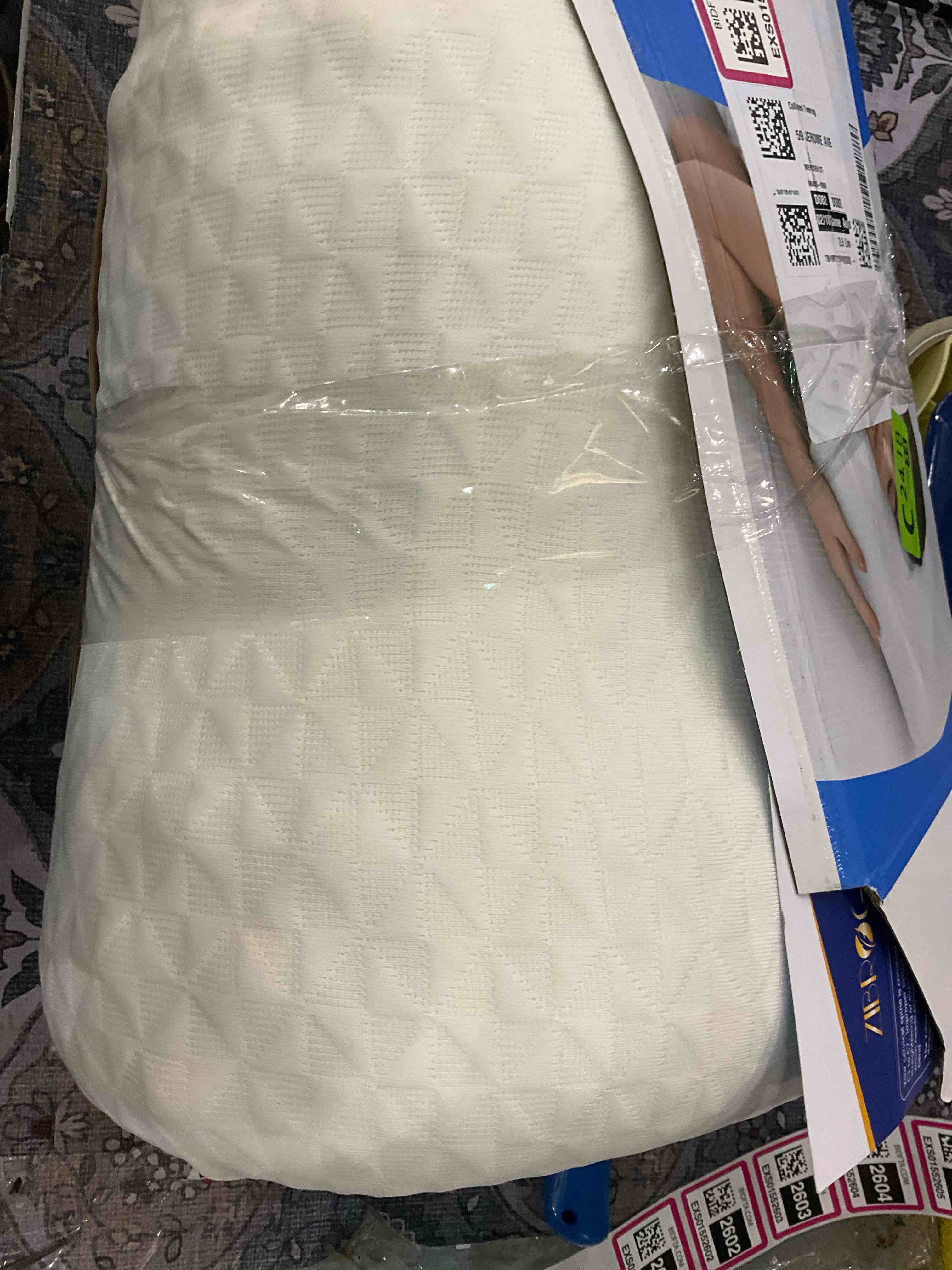 https://s3.amazonaws.com/lotting-images-prod/BargainHunt/EXS01586721_1715957950819.jpeg